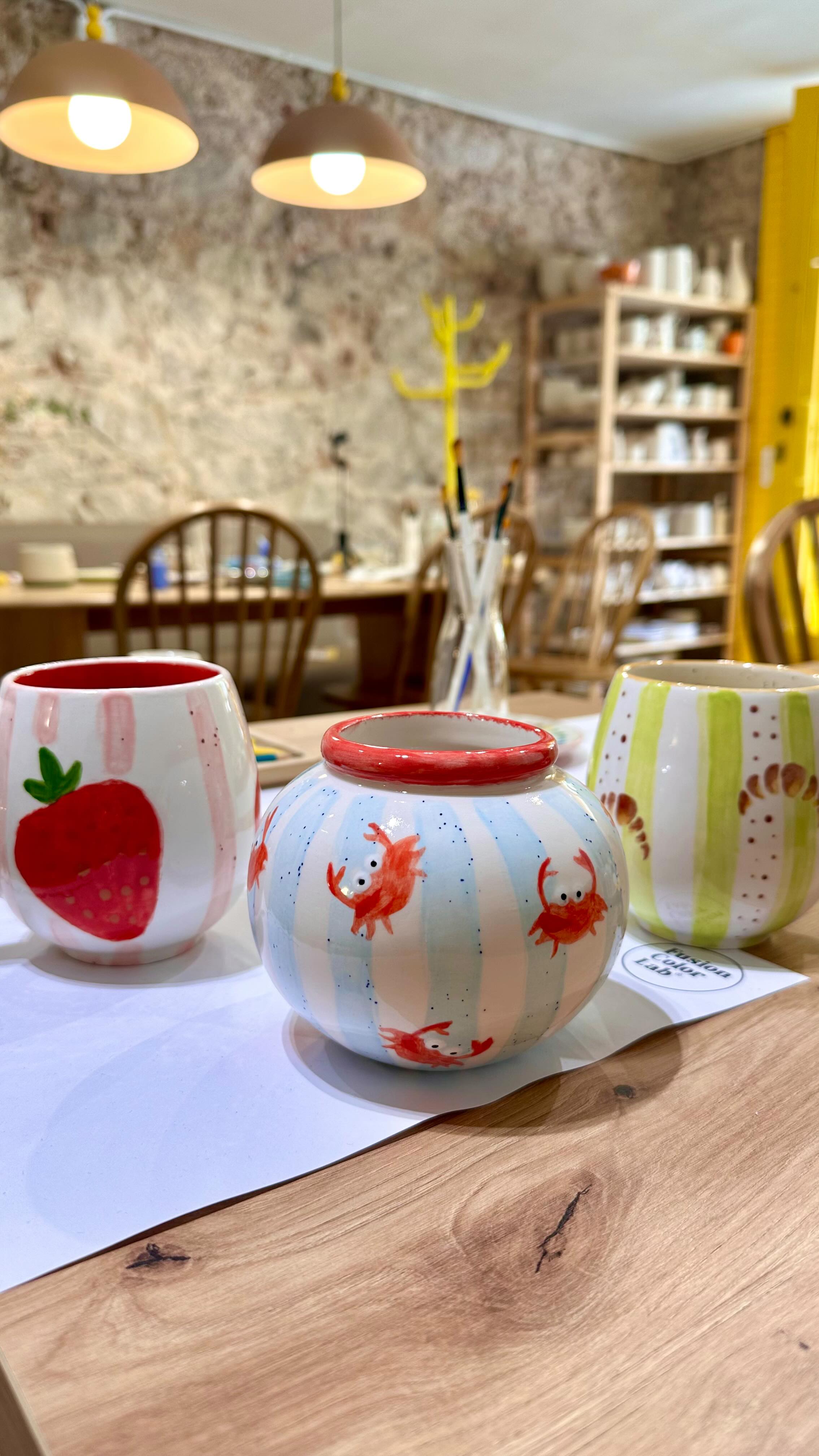 Nos apasiona ver como la creatividad fluye y las ideas toman forma en nuestro Lab ✨
Vive el proceso y crea algo único 🍶
¡Te esperamos!
📍Carrer Roger de Flor 149 (Barcelona)
#Ceramica #Barcelona #Planazo #quehacerenbarcelona #BarcelonaThingsToDo
