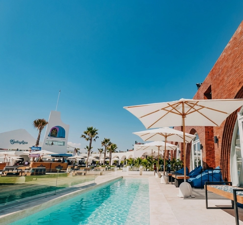 𝗠𝗶𝗻𝗶𝗿𝗮𝘃𝗲𝘀 𝗕𝗮𝗹𝗶 🌴✨
VIP Suites, daybeds & pool lounges are now 𝙎𝙊𝙇𝘿 𝙊𝙐𝙏 🥳✨
𝗚𝗼𝗹𝗱𝗲𝗻 𝗥𝗮𝘃𝗲 moments meet ocean views and island energy ⚡️
A special 𝗠𝗶𝗻𝗶𝗿𝗮𝘃𝗲𝘀 edition set within one of Bali’s most iconic destinations @cafedelmarbali 🌺
Last minute general tickets available for this Sunday! 𝙇𝙞𝙣𝙠 𝙞𝙣 𝙗𝙞𝙤 💫
#MINIRAVES