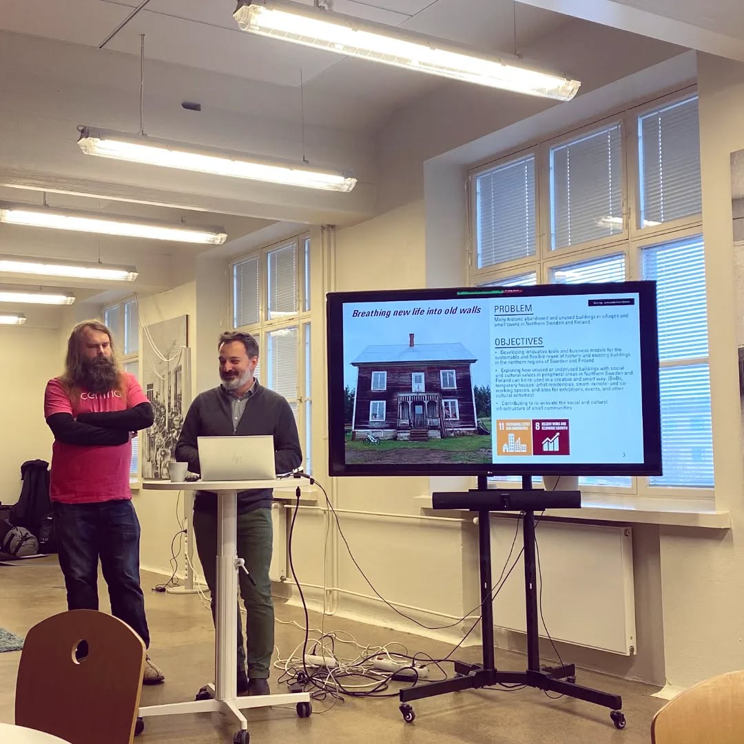 A few weeks ago Anders Chydenius Vicarage Association participated in Centria's and other partners' Kick-off event for their new Interreg Aurora project "Re-archtive North". We are very excited for this project and will be following the project closely 🌟
During the Kick-off event we got to take part of interesting lectures:
- Malin Moisio, architect and doctoral researcher, University of Tampere: Why renovation and re-use of old buildings is a climate-friendlier alternative to new construction
- Johan Lithén, City of Jakobstad: Re-use of historical buildings in an innovative way: Case Brankkis
- Gonçalo Marques, Moskosel Creative Labs: How re-use of old buildings can revitalize a community
- Tomas Knuts, consultant Losvik & Flén: Thinking outside the b...uilding: What if we haven’t yet discovered the best way to use existing buildings?