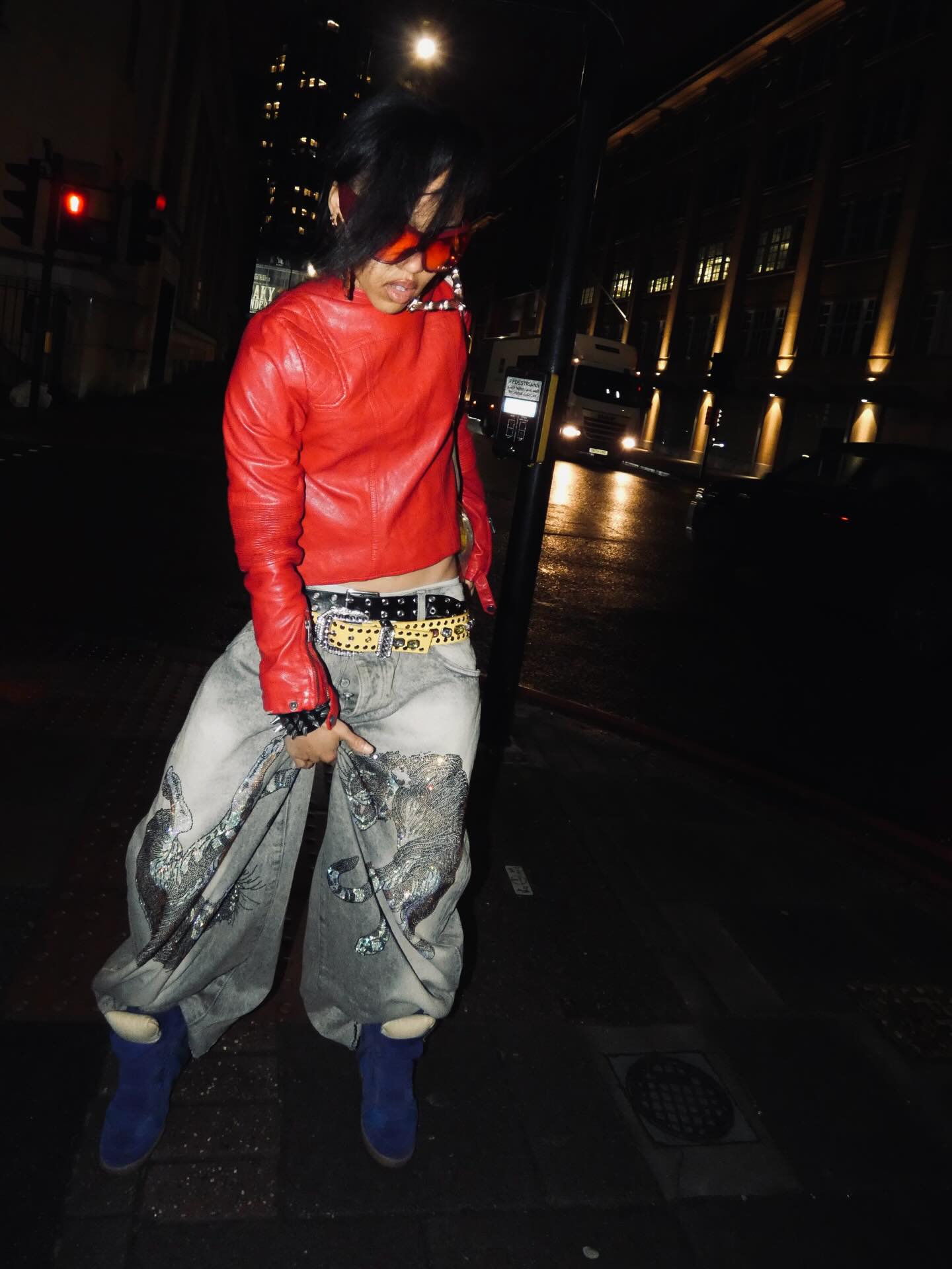 @tamikabennettt in the grey and gold TIGGY jeans