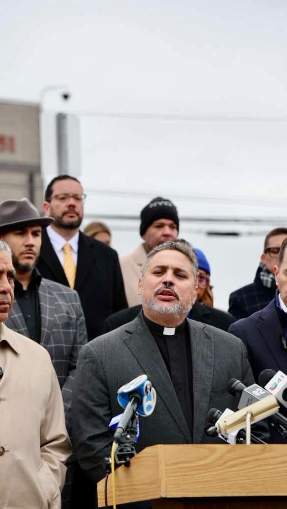 “Latino evangelicals will NOT soon forget the indiscriminate immigration enforcement of the last 14 months. There will be accountability.” - Rev. Dr. Gabriel Salguero
Pastor Yieson was detained on March 20 while working and remains in custody. On a day like today, we don’t just remember Jesus actions… we embody them. Because on a day like today, we remember: love kneels, love serves, and love sets people free.
Can you help us PRAY? during this Holy Week, we lift up prayers and supplication for his immediate release, declaring
declaring Isaiah 61—freedom for the captives.
⬇️Read our complete press release here:
https://www.nalec.org/post/press-release-evangelical-pastor-detained-by-ice-as-churches-prepare-for-holy-week
#FaithfulWitness #NaLECAdvocacy #Immigration #JusticeforYeison #Nalecorg
