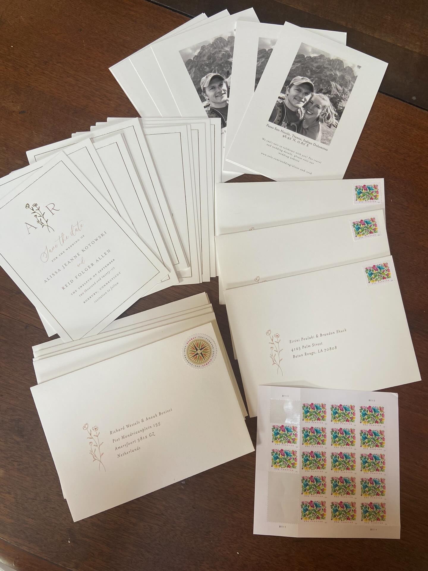 💌Designing and sending these save the dates for a couple planning their wedding from the Netherlands to the U.S. has us so excited for what’s ahead. The countdown officially begins 💍
#internationalwedding #roxburyct #weddingplanner #savethedates #weddings