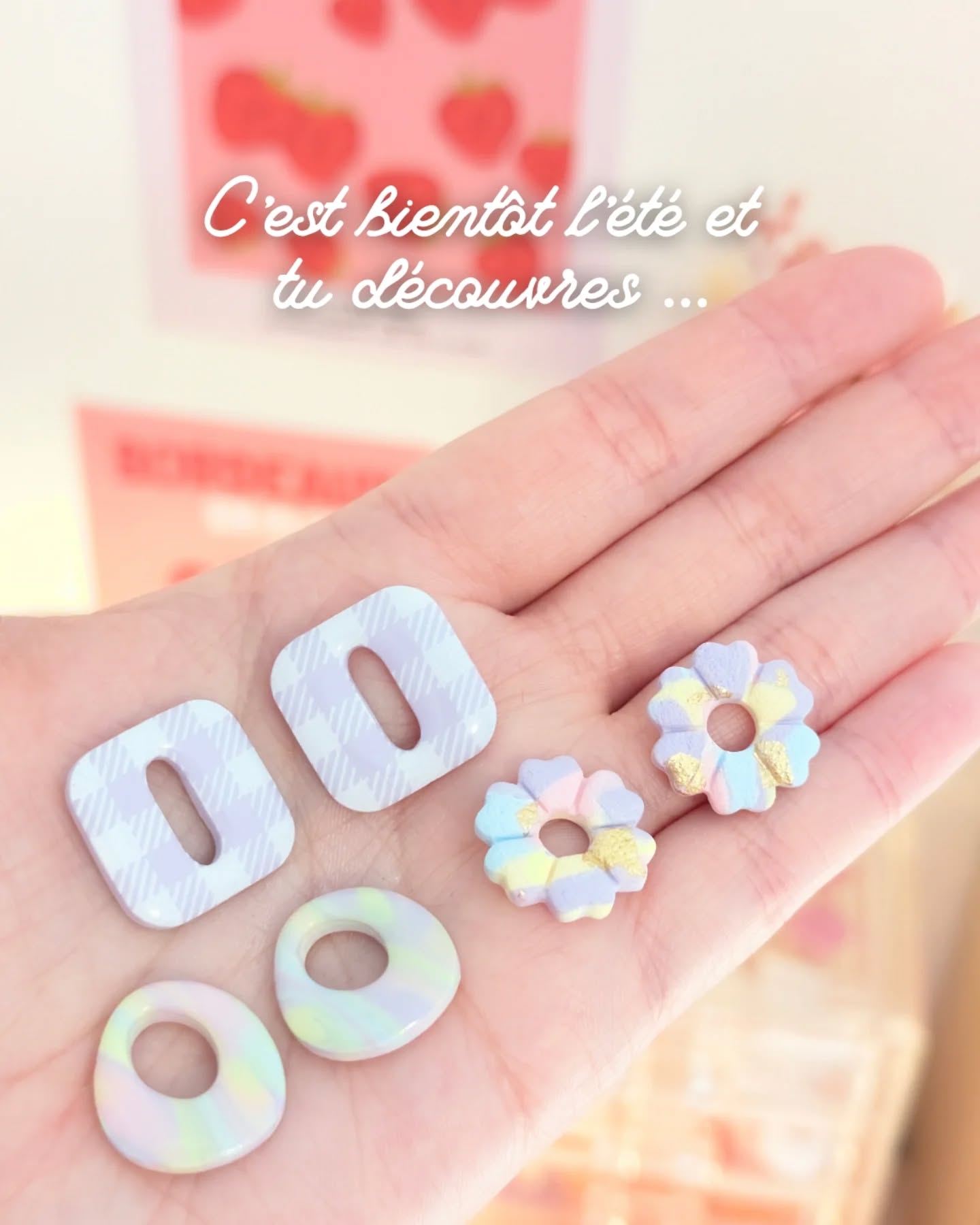 C’est bientôt l’été… et ça se prépare en couleurs 🍓☀️
Chaque pampille est imaginée, façonnée et assemblée à la main avec amour 🫶✨
Et cette prochaine collection… vous allez pouvoir y participer 👀
💬 Team Délices d’été ou Sweet Summer ?
Je compte sur toi pour voter en commentaire 🍒👇
#modecolorée #pinterestgirl
#bijouxcolorés #creatricefrançaise #bouclesdoreillesfaitesmain