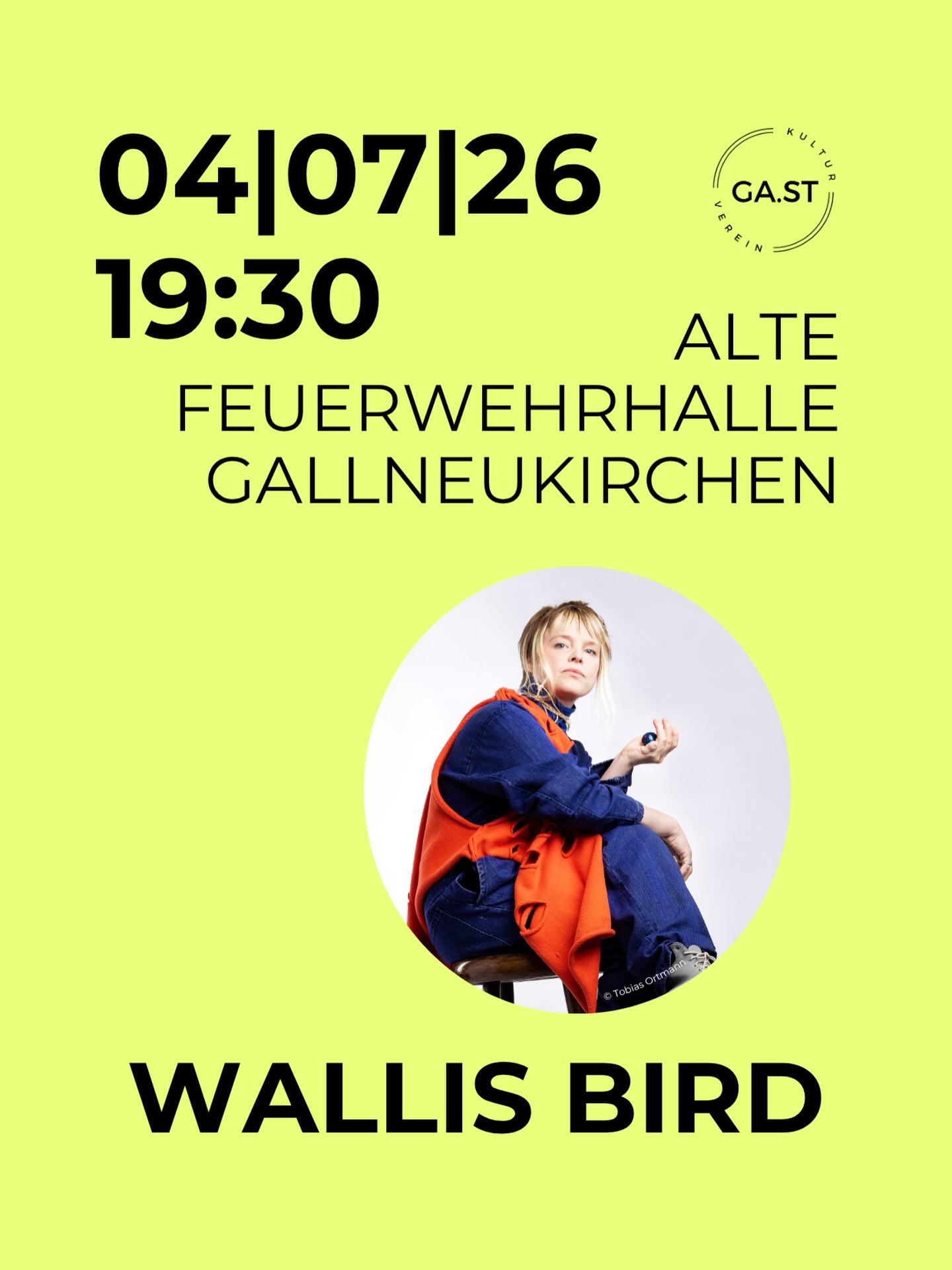 A true stage legend is bringing her album tour to Gallneukirchen ✨
Wallis Bird – over a decade, 1000+ shows worldwide, two Irish Meteor Awards, and a voice that can move hearts and ignite stages.
🎤 Wallis Bird
Indie/Rock, IRL
With her seventh album HANDS – personal, experimental, and fearless – Wallis explores trust, self-discovery & resilience. Every song is delivered with her signature energy, joy, and unstoppable spirit.
🗓️ 04|07|2026
📍 @altefeuerwehrhalle Gallneukirchen
– part of her 2023 Europe, USA & UK tour, including big band & orchestra shows
An unforgettable night of legendary music, heart & stage magic awaits. Come, witness, and feel the power. 🫶
#WallisBird #HandsAlbum #IndieRock #LiveMusic #kulturvereingast