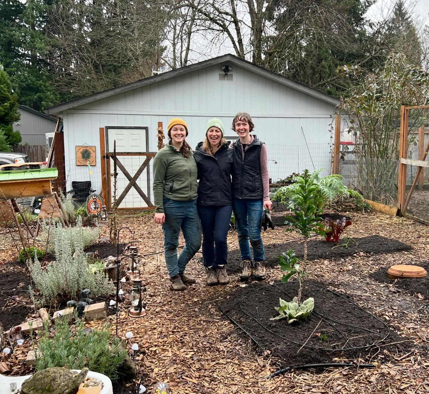 This Friday, 1:00pm-4:00pm, we have another Living Lab scheduled, followed by a meal from our garden! This week we’ll be playing with new beds, wine barrels and lining pathways with dug-in logs.
Topics we’ll aim to cover (depending on attendance and time) include designing and preparing pathways and beds, companion planting, as well as how to develop healthy soil.
Our UVD Living Labs include a homemade meal. This Friday we’ll be taking cardoons (similar to artichoke) from the garden and making a dish or two.
RSVP by Wednesday to reserve your spot! Just send us a DM and we’ll put you on the list.
As these events continue, we’re aiming to regularly feature dishes from our site in our own “garden-to-table” offering. We can’t wait to get dirty and share a meal with you 🌿
Thanks for all the hard work from our attendees two weeks ago 😁💪 @nikagriff @lanim00m00
#permaculture #permaculturedesign #sustainablelandscaping #foodforest #livingLab