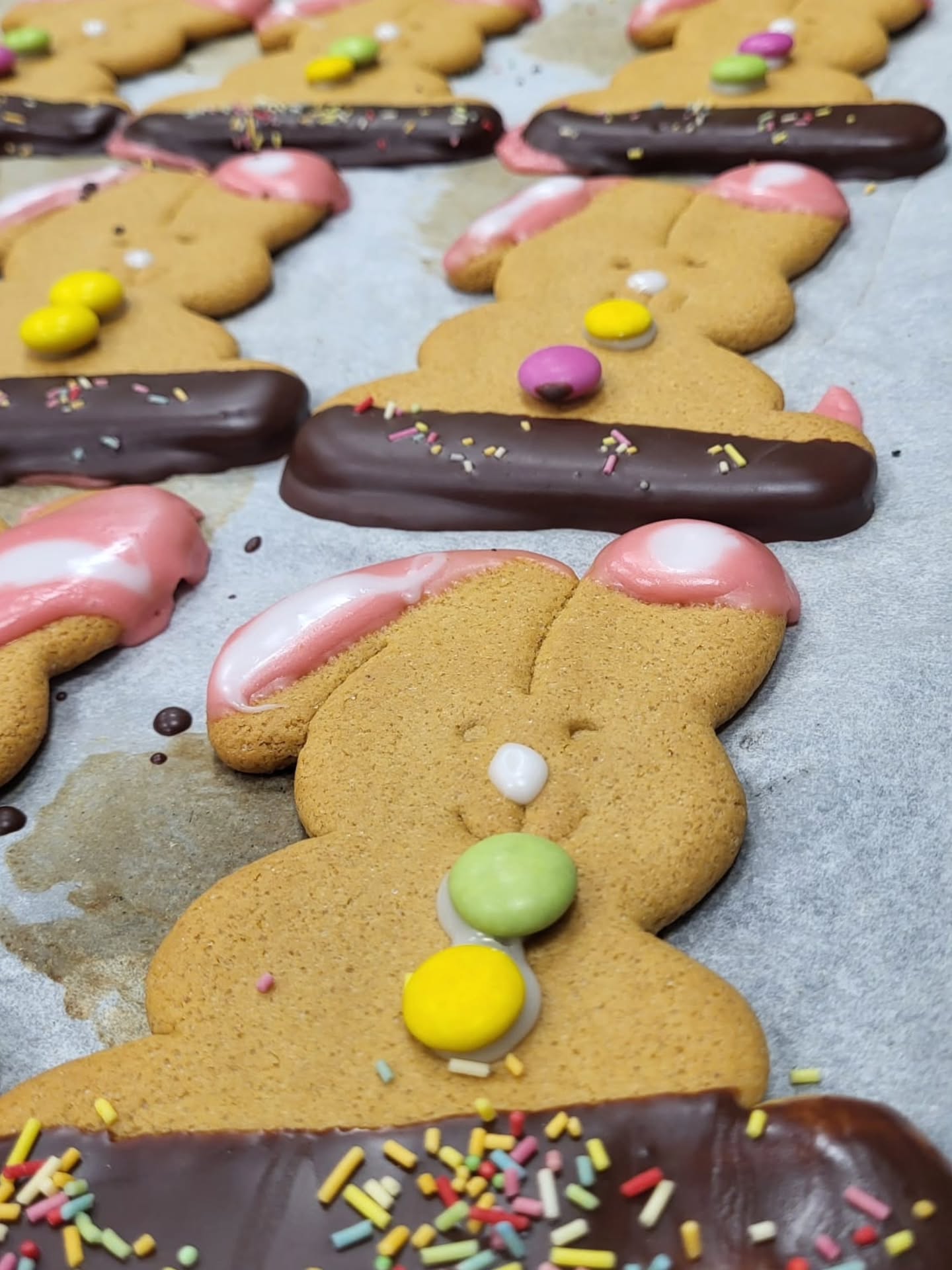 Easter Bunnies are at the bakery today!!! Easter Bunny is a folkloric figure and a primary symbol of Easter, traditionally depicted as a rabbit bringing decorated eggs, sweets, and toys to children!!! #eastertreats #gingerbreads #familybakery #suportlocal #indepentantbakery