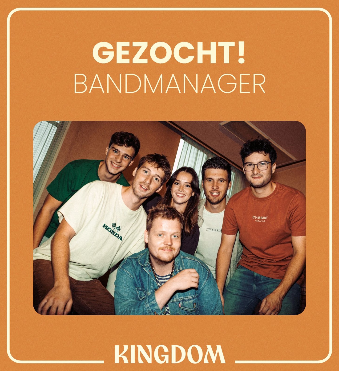Hello, NIEUWE BANDMANAGER!👋
Om ons te kunnen focussen op muzikale kwaliteit en het uitwerken van creatieve ideeën willen wij graag onze organisatorische taken uit handen geven. We zoeken dus een bandmanager!
Ben jij communicatief sterk (via de mail, telefoon en in real life), goed met planningen en draaiboeken, wil je graag meedenken met het organiseren van muzikale evenementen én wil je met een jong, enthousiast, muzikaal team samenwerken? Dan zoeken we jouu!!🤩
Stuur een mailtje naar kingdomhvd@gmail.com of DM ons en wie weet spreken we je binnenkort!
Kleine sidenote; wel handig als je een beetje uit omgeving Hardinxveld komt 🤪