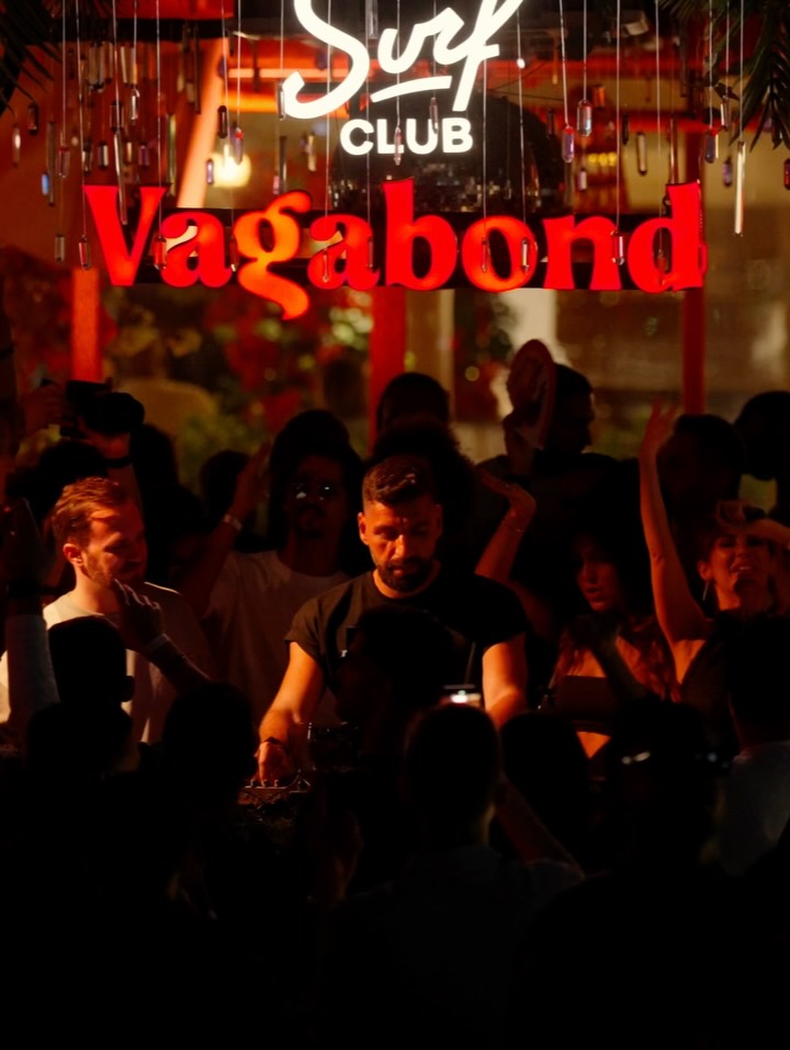 Last weekend found its rhythm by the sea.
@kay_tek and @paulsvenson guided the room from start to finish, building the kind of energy that stays with you long after the music fades.
Vagabond Saturdays at Surf Club.
#SurfClubDubai #OnlyForWanderers #DubaiNightlife