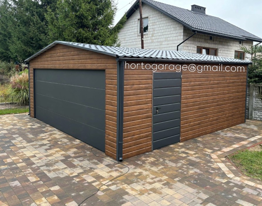 Wir präsentieren unsere Garage – ein modernes, freistehendes Gebäude mit ansprechender Ausstattung.
📏 Abmessungen:
📐• Breite: 6,0 m
📐• Länge: 6,0 m
📐• Gesamthöhe: 3 m
⸻
🎨 Farbgebung:
• Wände: Holzoptik
• Tor und Türen: Anthrazit
• Dach und Verkleidungen: Anthrazit
⸻
🚪🔩Konstruktion:
• Rahmen aus verzinkten (geschlossenen) Stahlprofilen
• Wände aus Trapezblech mit Holzoptik-Beschichtung
• Satteldach aus Trapezblech
• Dachrinnen und Entwässerungssystem
• Sektionaltor
• zusätzliche Seitentür
⸻
✅ Vorteile:
• Witterungsbeständigkeit
• modernes, auf das Haus abgestimmtes Design
• zusätzlicher Seiteneingang für mehr Komfort
⸻
🚗🧰🎿Verwendungszweck:
• Garage für Auto
• Werkstatt
• Lagerraum für Werkzeuge und Gartengeräte
💻📲👨💻 eine ähnliche Garage oder andere Details wünschen, mailen Sie hortogarage@gmail.com, gehen Sie auf den Link in der Bio oder rufen Sie an
📞 +49 177 4242452
📞 +49 152 246 74 361