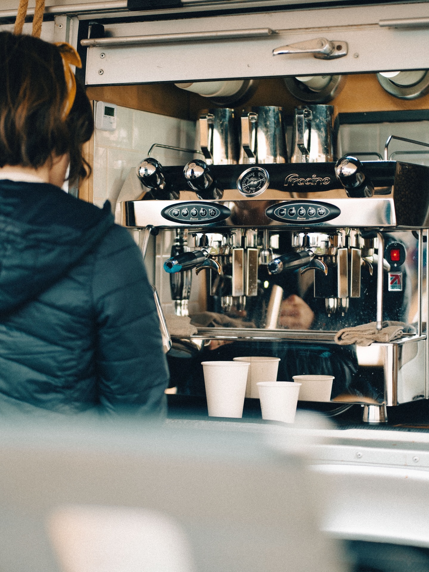 Less than a month until we’re back working with this little beauty! Land Rover and @fracinouk have both been serviced, water checked and we’re now just working on the inside before a new alternator is fitted and we start loading up! 👏🏼 Who’s ready to find us in 2026?
#mobilecoffeevan #festivalcoffee #summerseason #inspiration #coffeevanhire