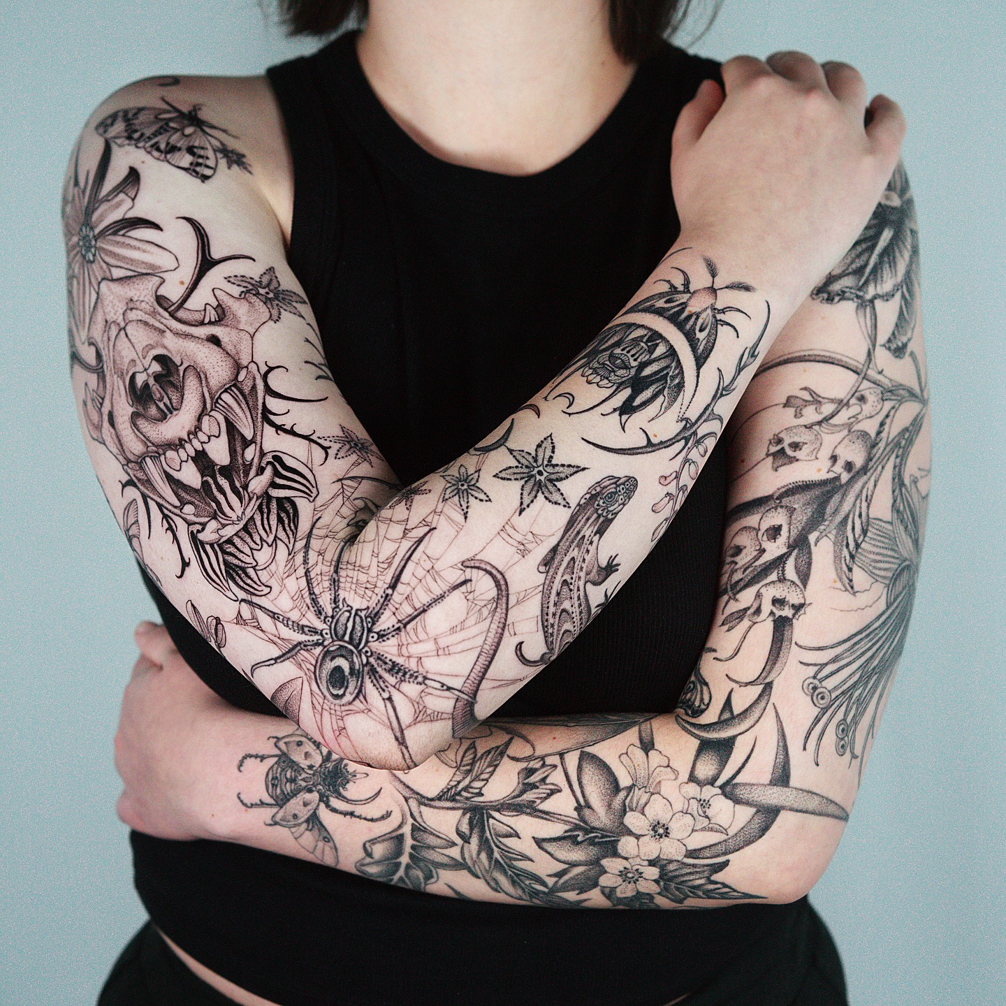 Some recent pieces Iβve been working on, focused on dark botanicals and animals π€ π€
β’
Link in bio to inquiry π€ π±
β’
++
++++
#blackworkers_tattoo #oaklandtattoo #darkbotanicaltattoo #botanicaltattoo #darkarts