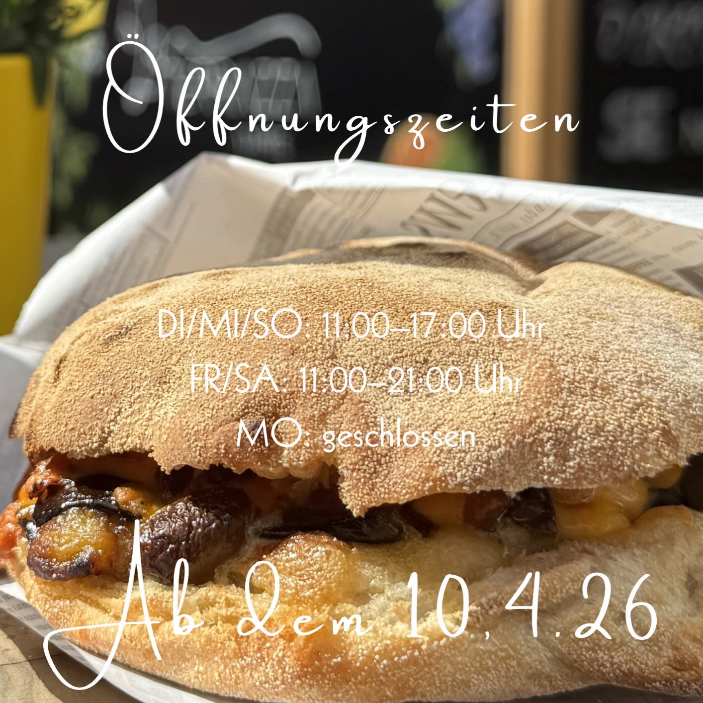 Ab dem 10.4 sind wir am Wochenende wieder länger für euch da 🎉🥳
*Donnerstags wie gewohnt bis 19 Uhr wie das @museumfurneuekunst 🖼️
Wir sind ready für die Terrassen-Saison und freuen uns auf euch 😎☀️
#laterrazza#freiburg#aperitivo#foodfreiburg#food