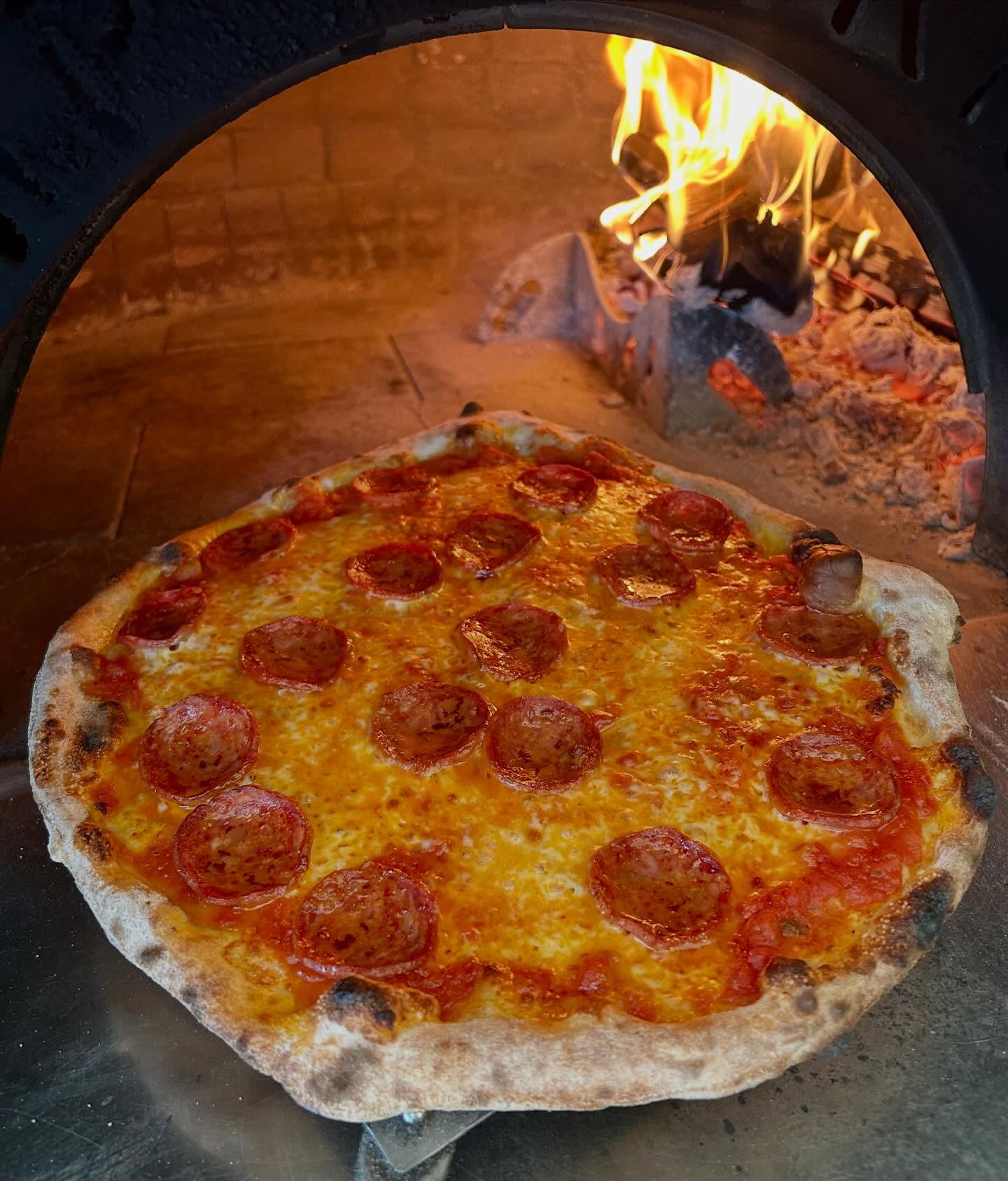 Mmmm, Pepperoni 🤤 🍕 🔥 #pizza #pizzatime #woodfiredpizza #pepperoni