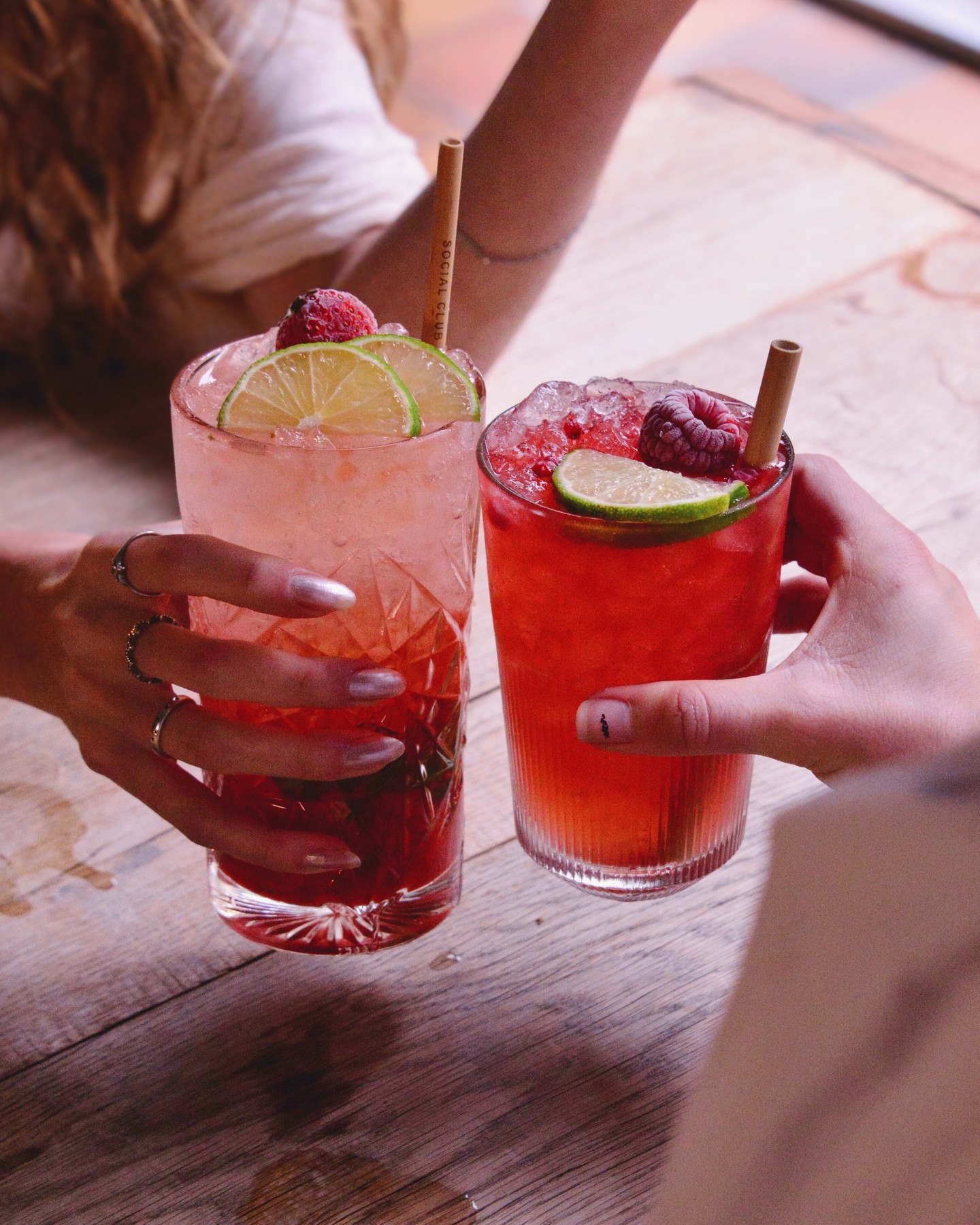 Early bird gets the discount! 🐦 Beat the rush and snag 30% off your entire bill when you reserve your table between 17:00 and 18:00 (Monday-Thursday). Big savings, even bigger flavors.
Book your table now!
#DinnerDiscount #AfterWorkVibes #CheersToThat