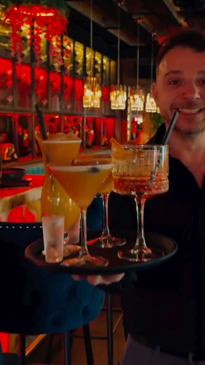 First quarter done 💪💪 bring on the sun ☀️..🍾🥂🎊💃🕺 ⏪ ⏪ @zebrano_brentwood