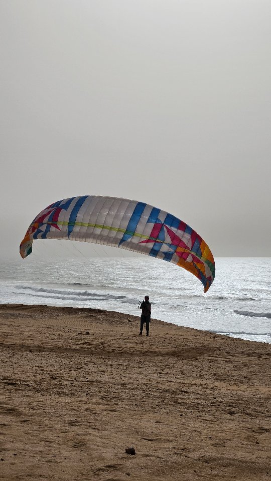Incroyable progression du jour, Bravo Cloé 😍
Des heures et des heures de gonflage, que du bonheur 🪂
Gonfler, voler, progresser et recommencer, c'est le Maroc avec YOOFLY 🤸🏼♀️