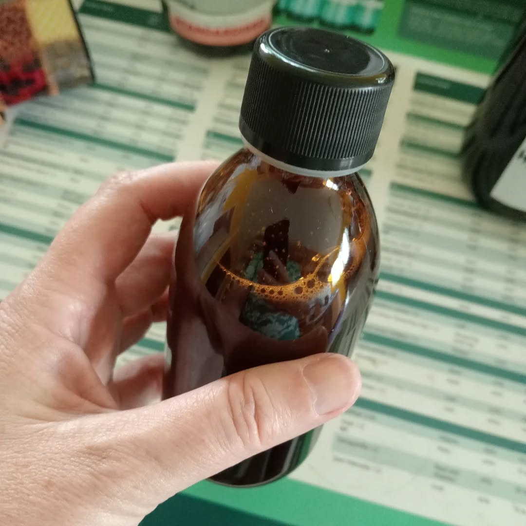 The joy of being able to mix myself an immune herbal tonic ❤️
If you are concerned about winter ills and chills 🥶 a half hour naturopathic appointment may help you through winter
A naturopathic approach is specific to your needs. Cost of a tonic is in addition to a consultation
www.radiatevitality.net