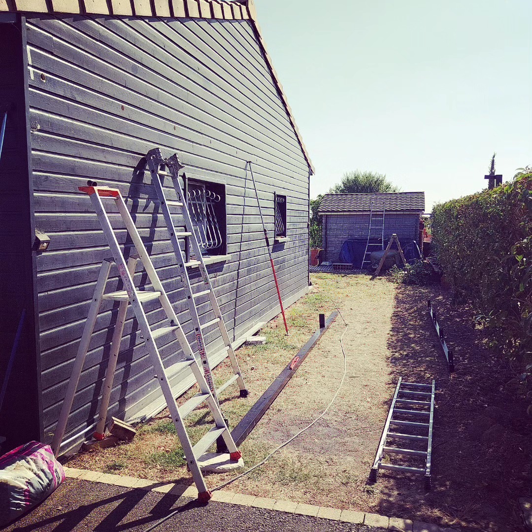 Avant/Après
Réalisation de ce carport de 9m par 4m en noir brillant.
Le système d'évacuation des eaux de pluie est intégré dans la structure.
----------
CFG métallerie - 8 rue Louis Breguet - 31700 Cornebarrieu - 06.07.82.70.27
#carport #abri #structure #design #thermolaquage
