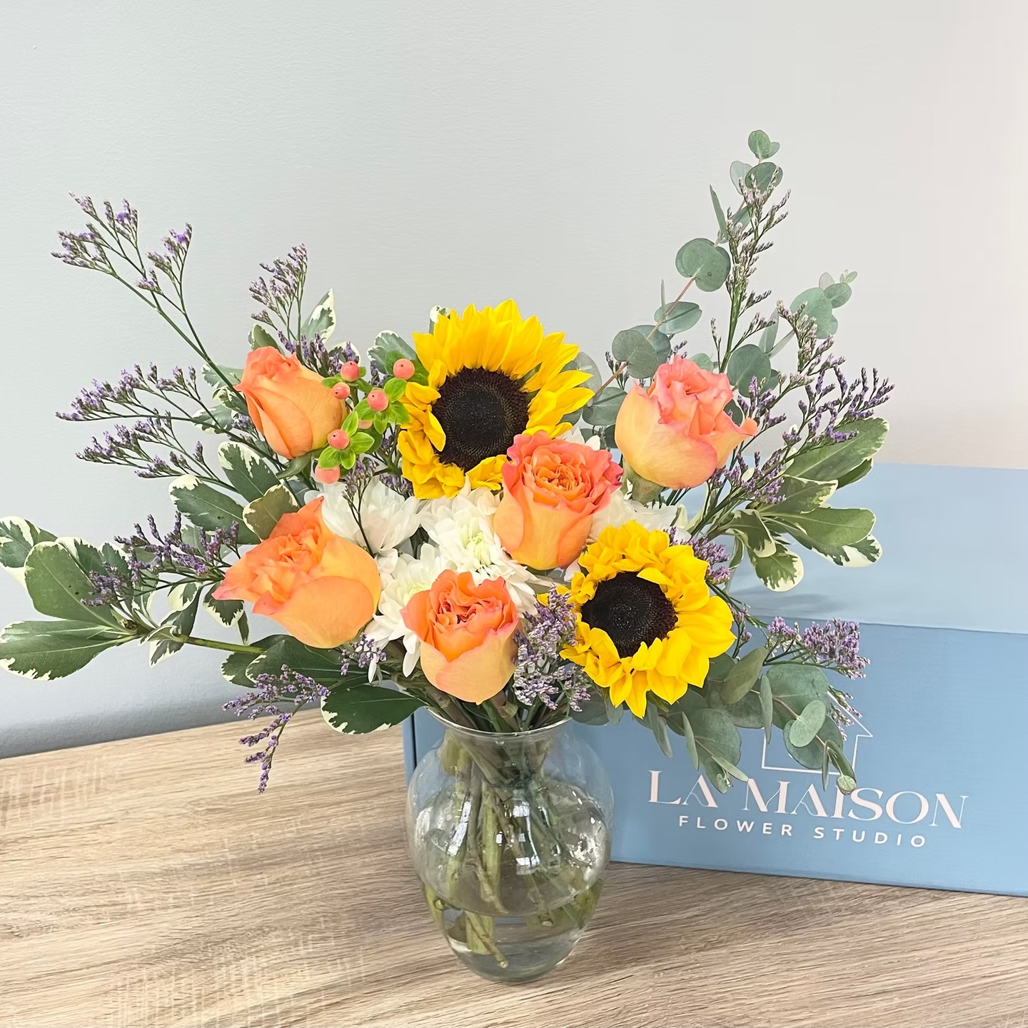 Meet The Sunshine ☀️🌼
Our April special arrangement is here to brighten your days, whether you're hosting Easter gatherings or simply adding a fresh touch to your space.
Each month, our designers thoughtfully create a one-of-a-kind arrangement using the freshest flowers of the season — perfect for daily enjoyment or as part of your ongoing flower subscription.
Treat yourself or surprise someone you love with a little sunshine this April 💛
#lamaisonflowerstudio#calgaryflorist#yycflowers#flowersubscriptionsspringflower