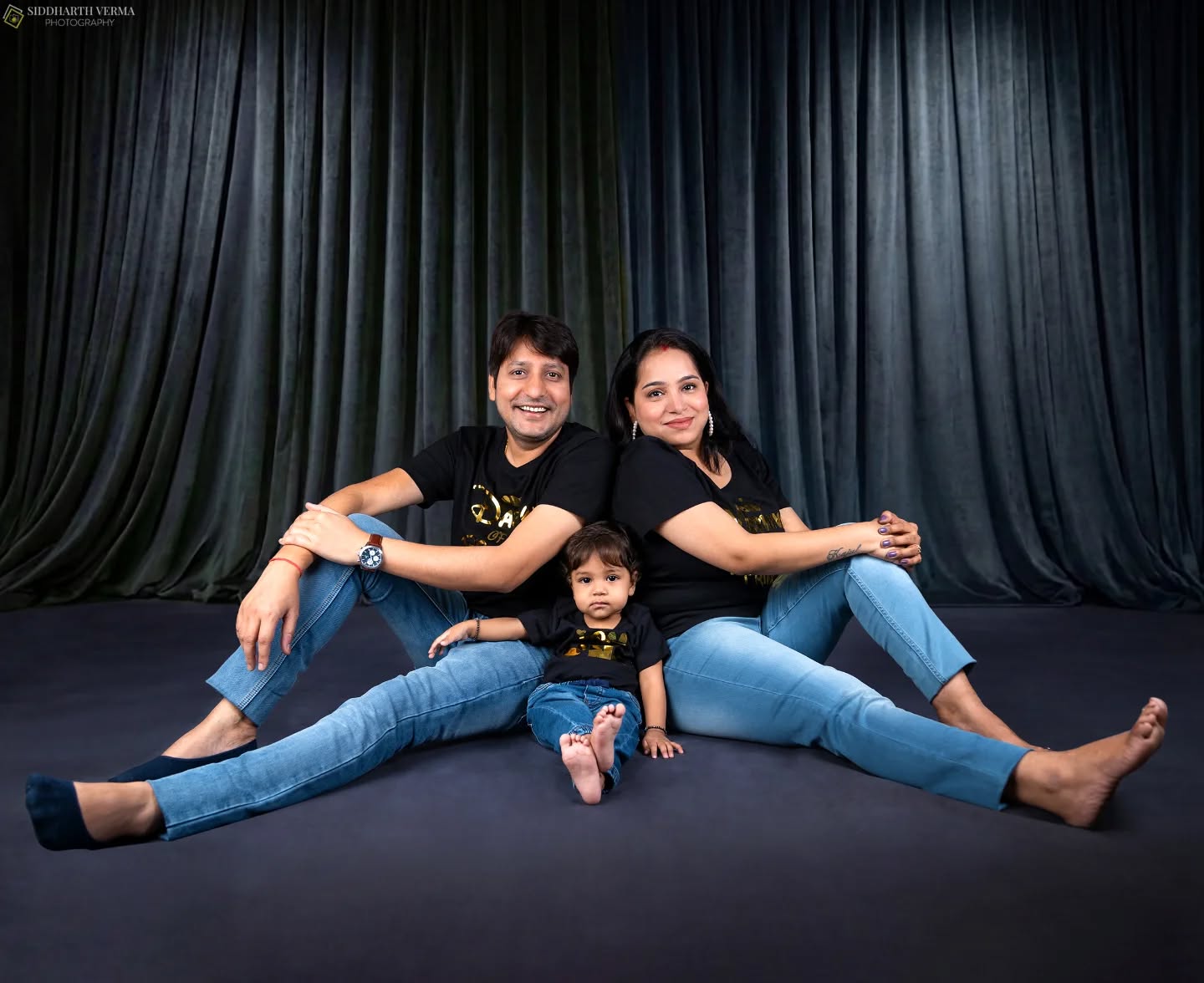 Cherish your beautiful moments forever. ✨️ Family Photography at the comfort of your home in Delhi NCR.
.
.
#siddharthvermaphotography #FamilyPhotoshoot #babyenthusiasts #delhimoms #delhigram