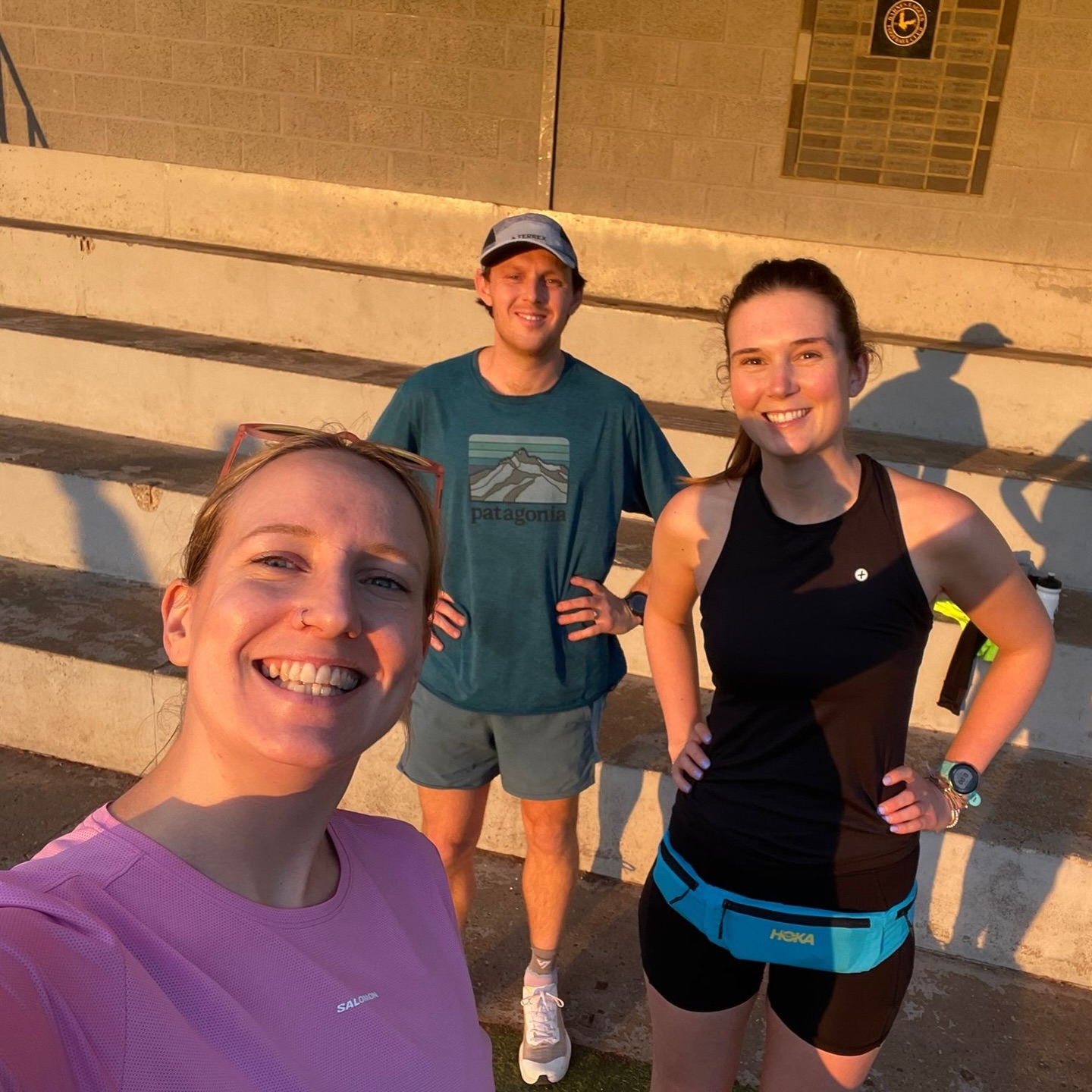 The clocks going forward means intervals in the daylight! 🎉 Well done to our small but perfectly formed team at Barn Elms track last night and thanks to @sophiemaybe_ for hosting!
.
Tomorrow is our social club run, meeting at 6.45pm at the Johnny Haynes statue, Craven Cottage, Stevenage Road - we hope to see you there!
.
#runningclub #socialrun #runnersofinstagram #runlondon