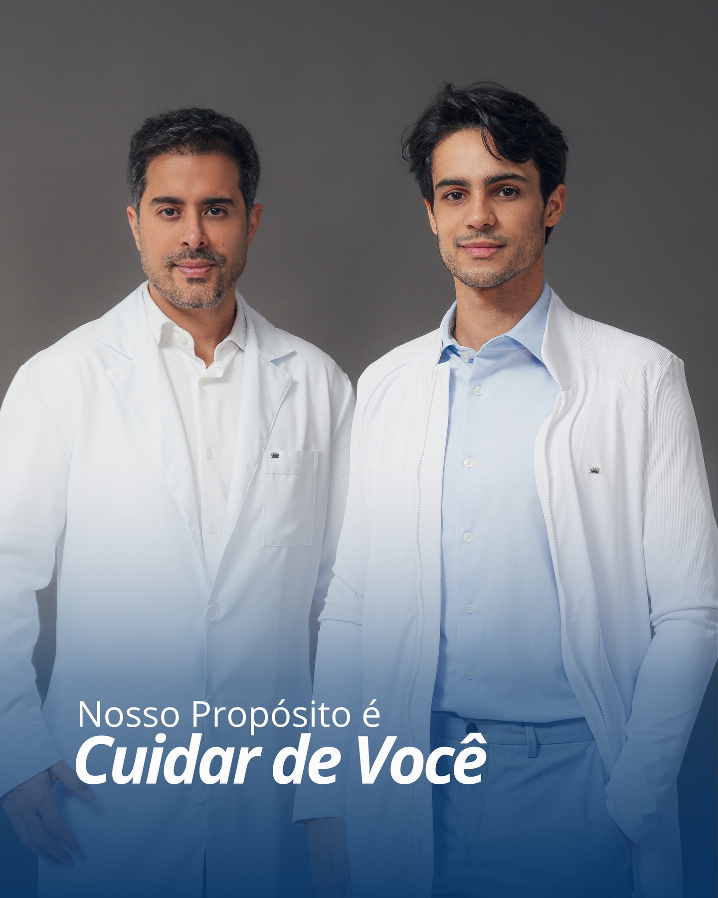 Dois profissionais, um propósito em comum: cuidar de cada paciente com responsabilidade, ética e excelência.
O Dr. Jefferson e o Dr. Janderson unem conhecimento técnico, olhar clínico e compromisso com resultados naturais e seguros. Mais do que procedimentos, entregam confiança, acolhimento e um atendimento individualizado.
Cada paciente é único. E é assim que deve ser tratado.
Dr. Jefferson Nunes | Harmonização Facial e Corporal.
Cirurgião-Dentista | Especialista em Harmonização Orofacial | CRO-SP 138207
Biomédico Esteta | Especialista em Estética | CRBM 70544
Dr. Janderson | Biomédico Esteta | CRBM 72323
#harmonizacaofacial #esteticaavancada #biomedicinaestetica #odontologiaestetica #resultadosnaturais