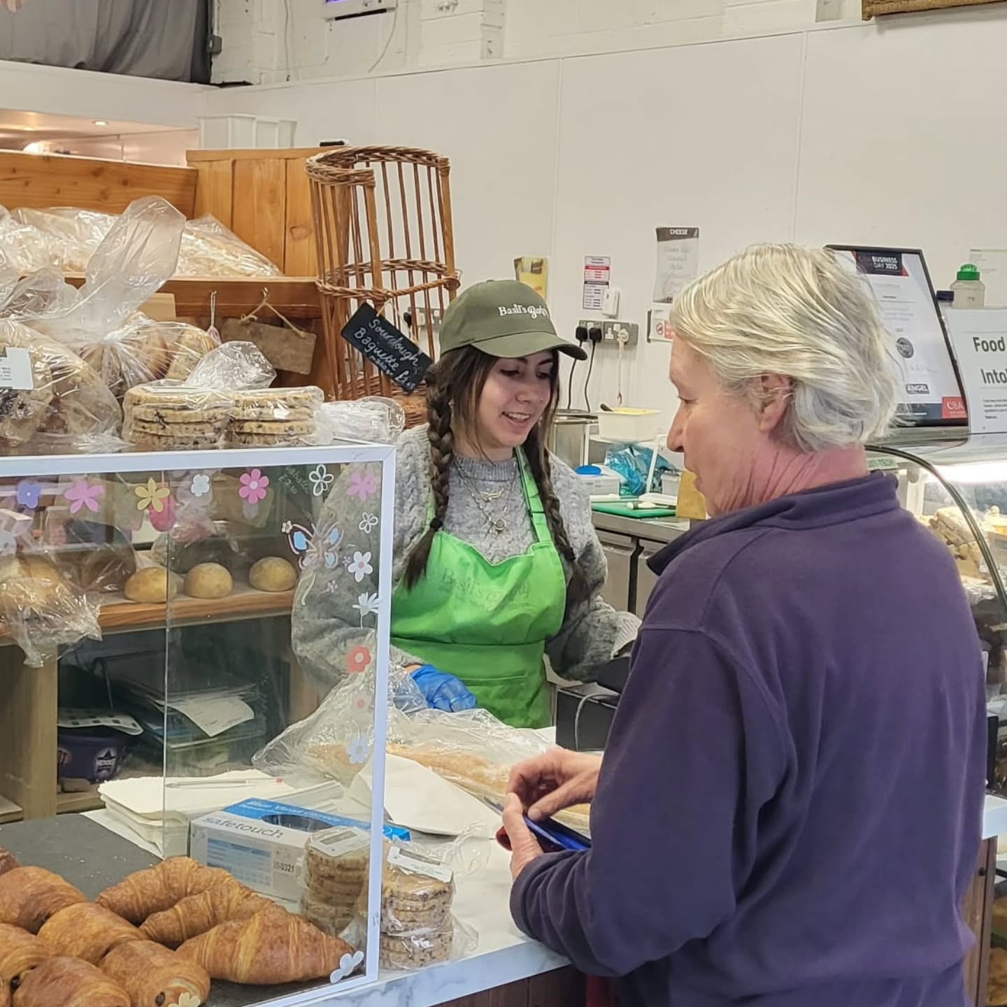 Happy Staff and Happy Customers!!! #suportlocal #independentbakery #familybakery #dogfriendly #smallbusiness