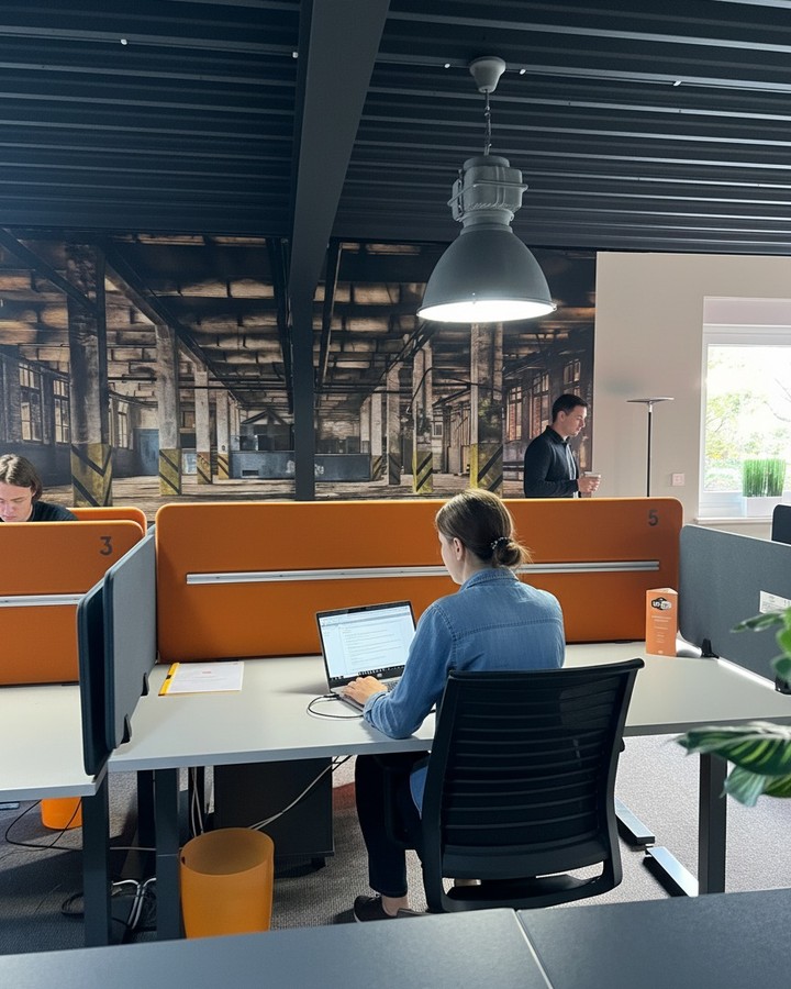 8.
Produktivität hat viel mit Umgebung zu tun.
Wenn dein Arbeitsplatz funktioniert, läuft auch dein Arbeitstag besser.
Weniger Ablenkung bedeutet mehr Ergebnisse.
Du arbeitest effizienter und hast schneller Feierabend.
Genau das wünschen sich viele junge Berufstätige. 🎯🕒
👉 https://bio.vision-uelsen.de
#produktivarbeiten #worklifebalance #coworking