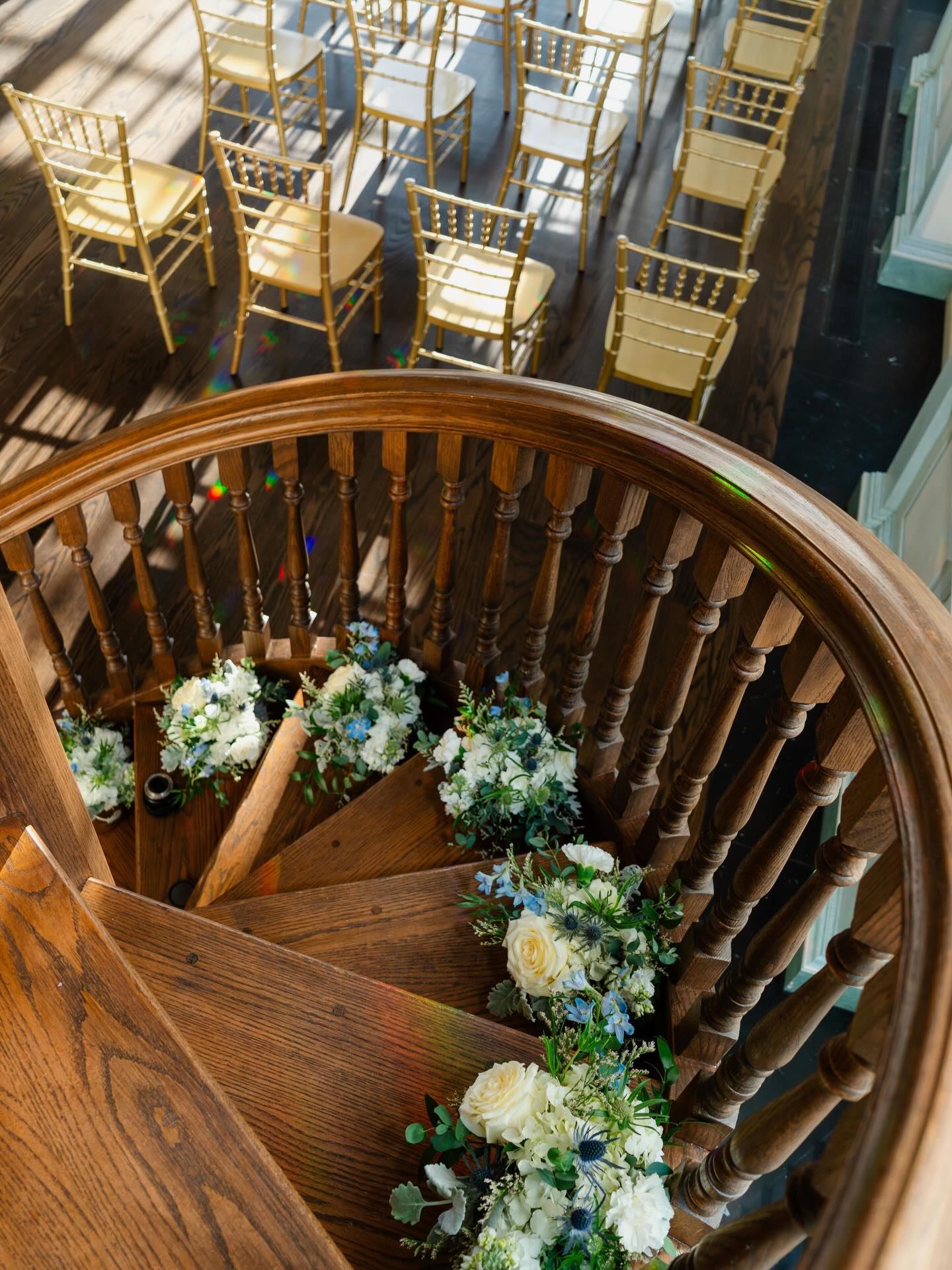 Step into spring🌼✨🌙
#starrynighteventsrva #starrynighteventsplanner #starrynighteventsrvaflowers #weloveourcouples #starrynighteventsrvacouples
Planning & Florals | @starrynighteventsrva @tanya_m_cornwell
Photography | @amkay_photography
Venue | @estateatriverrun
Catering | @cater2events
Rentals | @rentequipva
DJ | @djfrankierva
Beauty | @amandaperry.hair.airbrush
Bride | @madison_norvell