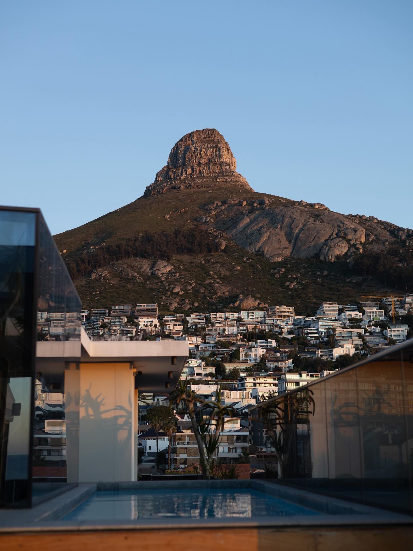 FIND THE BUNNY FIRST AND IT’S YOURS
1 NIGHT STAY AT @latitudeapart_hotel
DINNER FOR 2 AT HSC (R1000 VOUCHER)
NB: If you’ve caught the bunny on your Home Page, head to our page directly (@hugosocialclub) and hunt for him there! Once found, screenshot and send us a DM. * only entries screenshot from the our direct feed will be considered
Winner will be announced tonight at 18:00! Happy hunting 👀