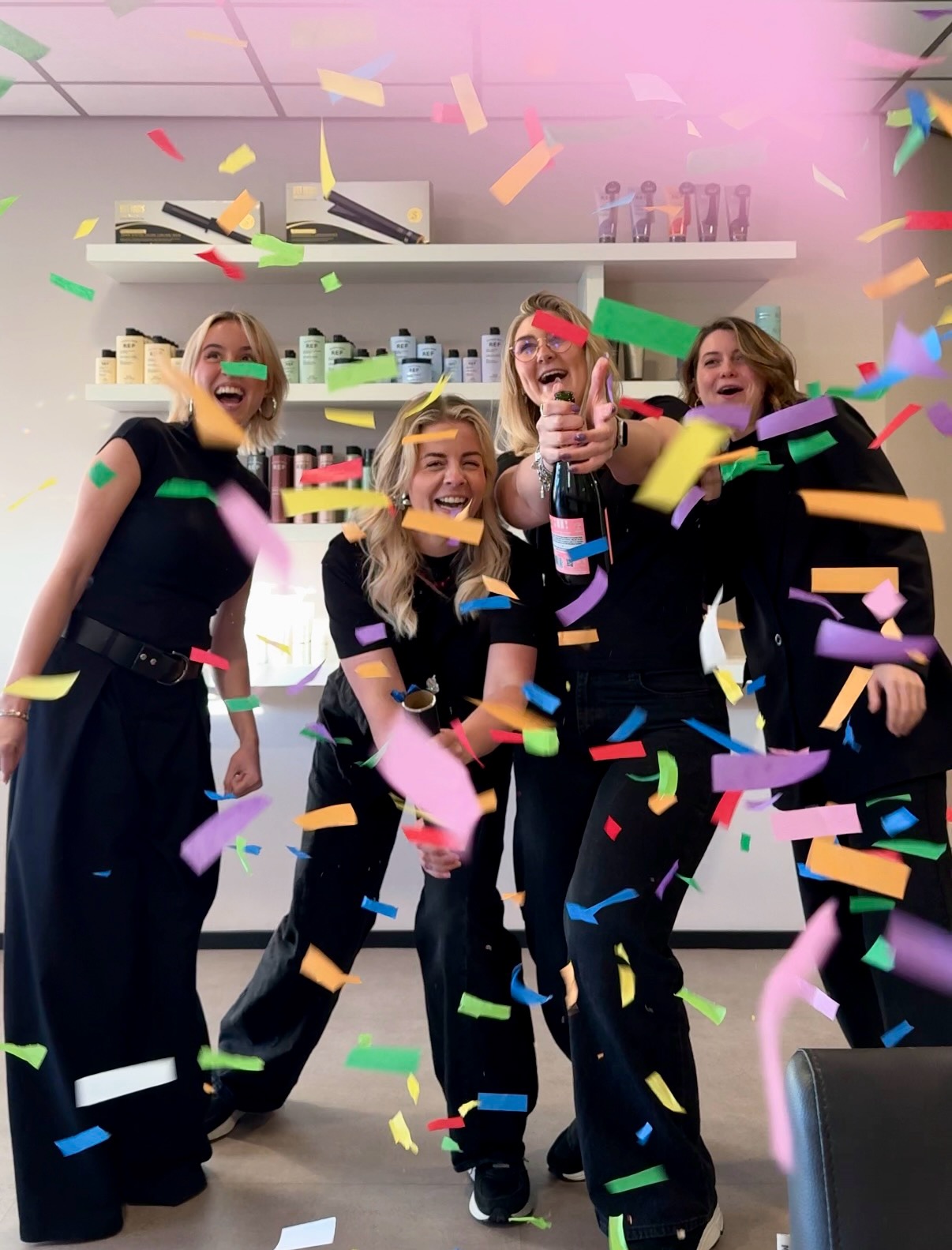 ABOUT LAST FRIDAY
Dit maakte onze feestmaand wel compleet!
Teamwork makes the dream work 🧡