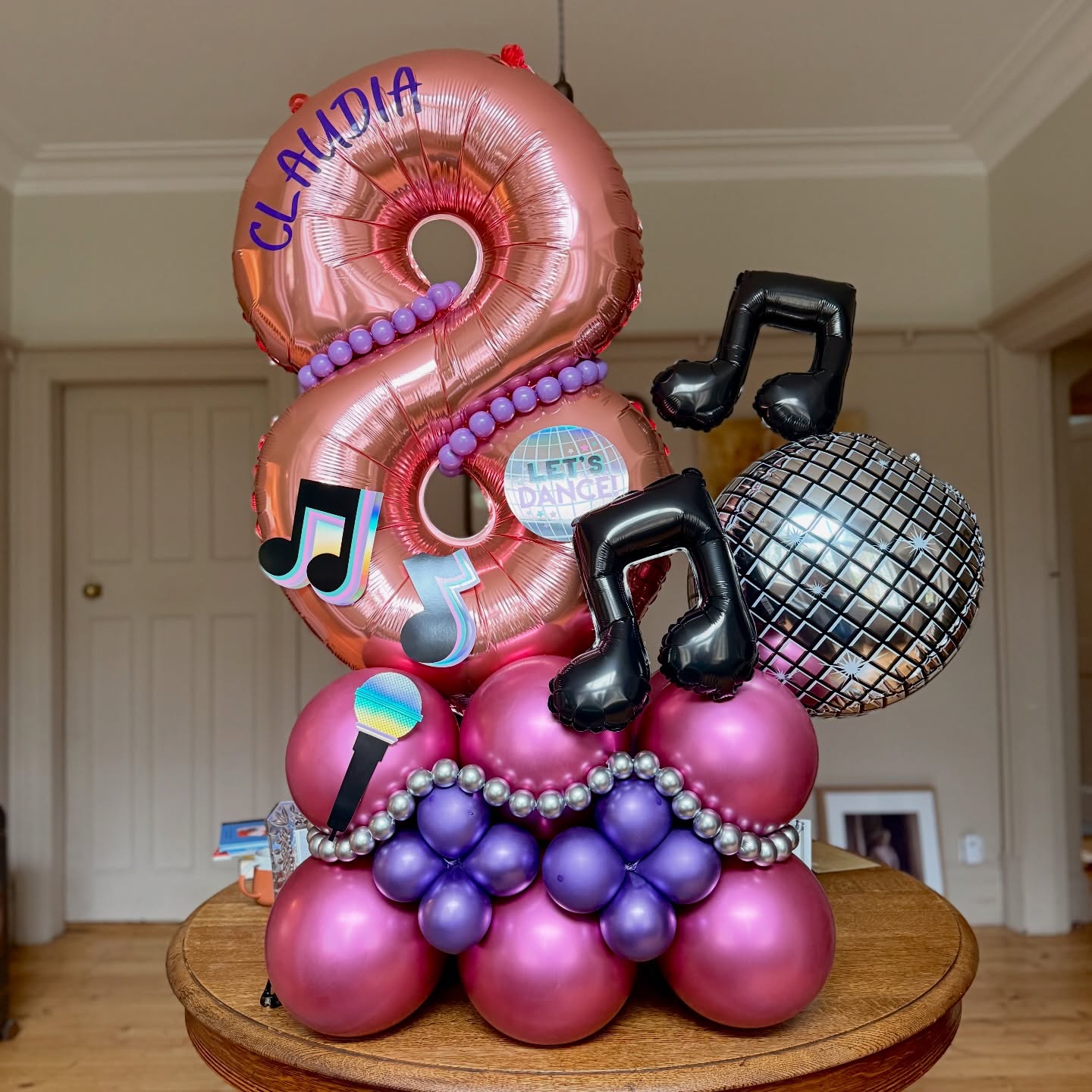 Let’s dance! 🪩✨ Happy Birthday Claudia!
#harrogateballoons #birthdayballoons #balloonstack #8thbirthday