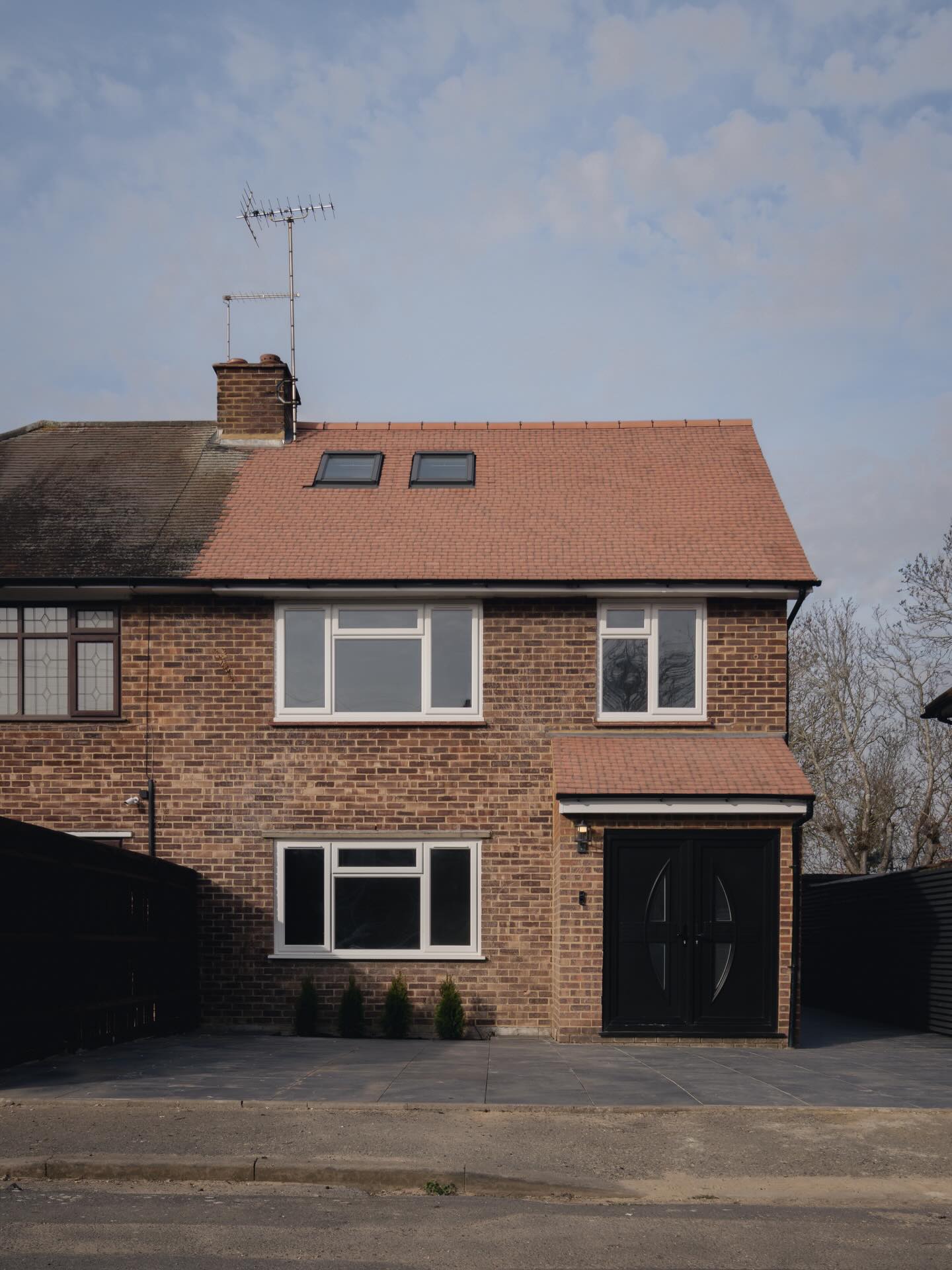 Windsor, complete.
A full house refurbishment brought back to bare brick, extended with a 4.5m rear addition and a newly formed loft above. Every layer designed and rebuilt with intent.
A project that demanded precision throughout and one we’re proud to present.
More to follow.
SOHO Developments | High-end builds & Refurbishments
📷 @findlaymacdonald
