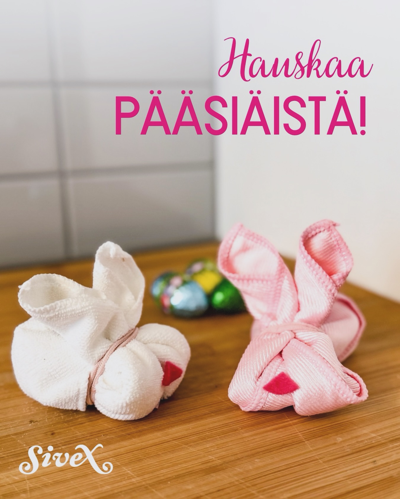 Hauskaa pääsiäisen aikaa kaikille 🐰🐣💖
Toivoo Sivexin väki
P.S. Puput on tietysti taiteltu Sivexin mikrokuituliinoista 💖
Mikrokuituliinat saat tilattua 👉 sivex.fi