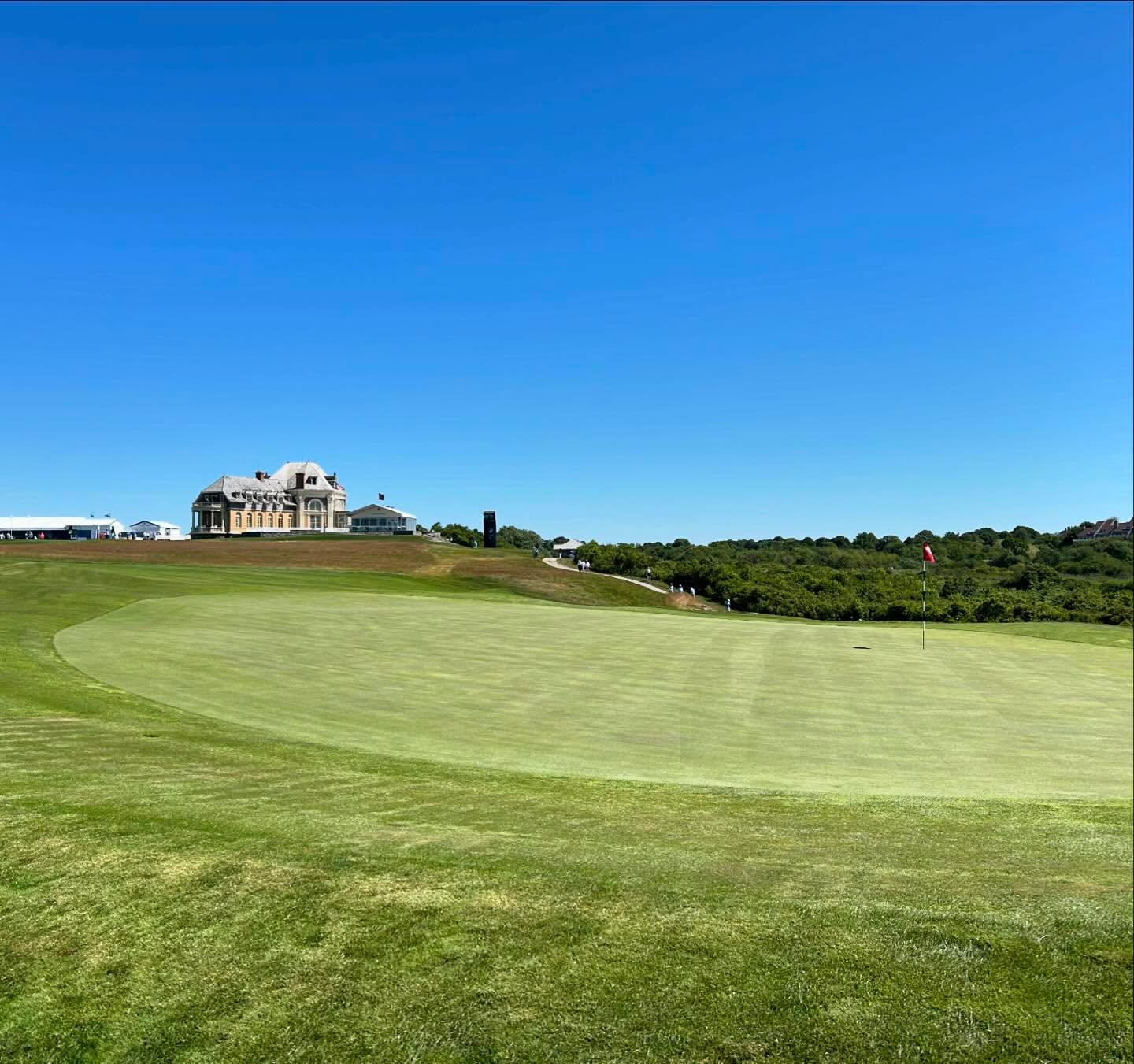 Great walk around Newport CC for Fridays round of the Senior US Open. All time weather day and a great setting for some championship golf @usga