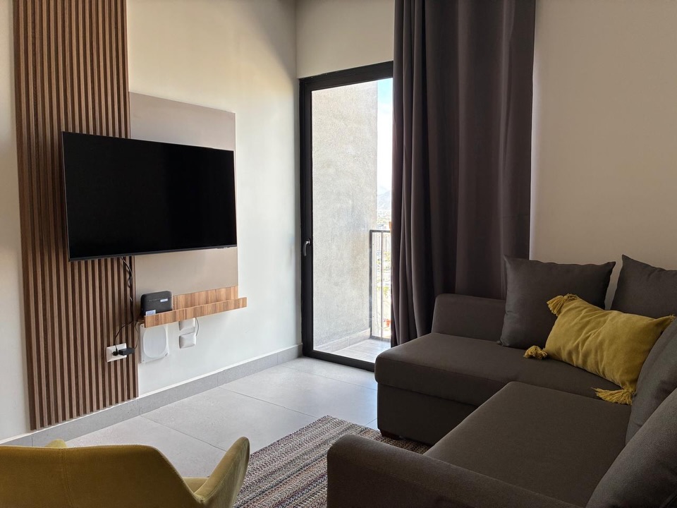✨ Descubre tu próximo escape en Torre Colonia ✨
Un espacio moderno, cómodo y perfectamente ubicado, ideal para quienes buscan disfrutar la ciudad con estilo. 🏙️
Ya sea para una escapada de fin de semana, un viaje de trabajo o una estancia más larga, aquí encontrarás todo lo que necesitas:
🛏️ Comodidad total
📍 Ubicación privilegiada
🌿 Ambiente relajante
✨ Diseño que inspira
Haz de tu estancia una experiencia única.
Reserva aquí con nosotros 👉🏻
#adhochoteles #airbnbmexico #monterrey #hospedaje #quedateaqui