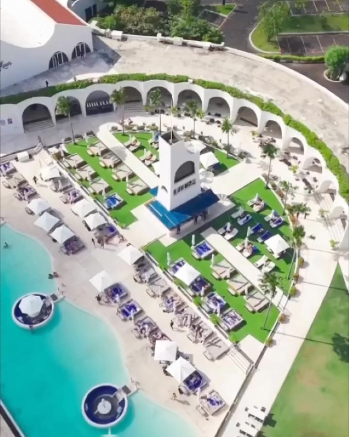 𝗠𝗶𝗻𝗶𝗿𝗮𝘃𝗲𝘀 𝗕𝗮𝗹𝗶 ✦ 𝗔𝗹𝗹 𝗬𝗼𝘂 𝗡𝗲𝗲𝗱 𝘁𝗼 𝗞𝗻𝗼𝘄 🌴✨
Sun-soaked moments, ocean views and 𝗚𝗼𝗹𝗱𝗲𝗻 𝗥𝗮𝘃𝗲 energy ⚡️
A special 𝗠𝗶𝗻𝗶𝗿𝗮𝘃𝗲𝘀 edition arrives at @cafedelmarbali, bringing music, colour and dancefloor moments to one of Bali’s most iconic destinations.
Swipe through ➝ for essential information including set times, venue layout, experiences and important notes for the day.
We’ve also got incredible local creatives joining us, with @elites_bali bringing live dance performances, @loyalty_kids_spa hair braiding, @ohana.kidsparadise jewellery making and surprise roaming characters 👀✨
Plus @balifacepainting will be providing 𝗙𝗥𝗘𝗘 face painting, glitter and gems — 𝙮𝙚𝙨, 𝙮𝙤𝙪 𝙝𝙚𝙖𝙧𝙙 𝙧𝙞𝙜𝙝𝙩💛
Guests are also welcome to stay 𝗯𝗲𝘆𝗼𝗻𝗱 𝗼𝘂𝗿 𝟮𝗽𝗺 event finish and continue enjoying the Café del Mar atmosphere 🥳✨
For Bali-specific FAQs and Conditions of Entry, please visit 𝗺𝗶𝗻𝗶𝗿𝗮𝘃𝗲𝘀.𝗰𝗼𝗺/𝗯𝗮𝗹𝗶 💛
𝙎𝙚𝙚 𝙮𝙤𝙪 𝙤𝙣 𝙩𝙝𝙚 𝙙𝙖𝙣𝙘𝙚𝙛𝙡𝙤𝙤𝙧 🪩✨
#MINIRAVES