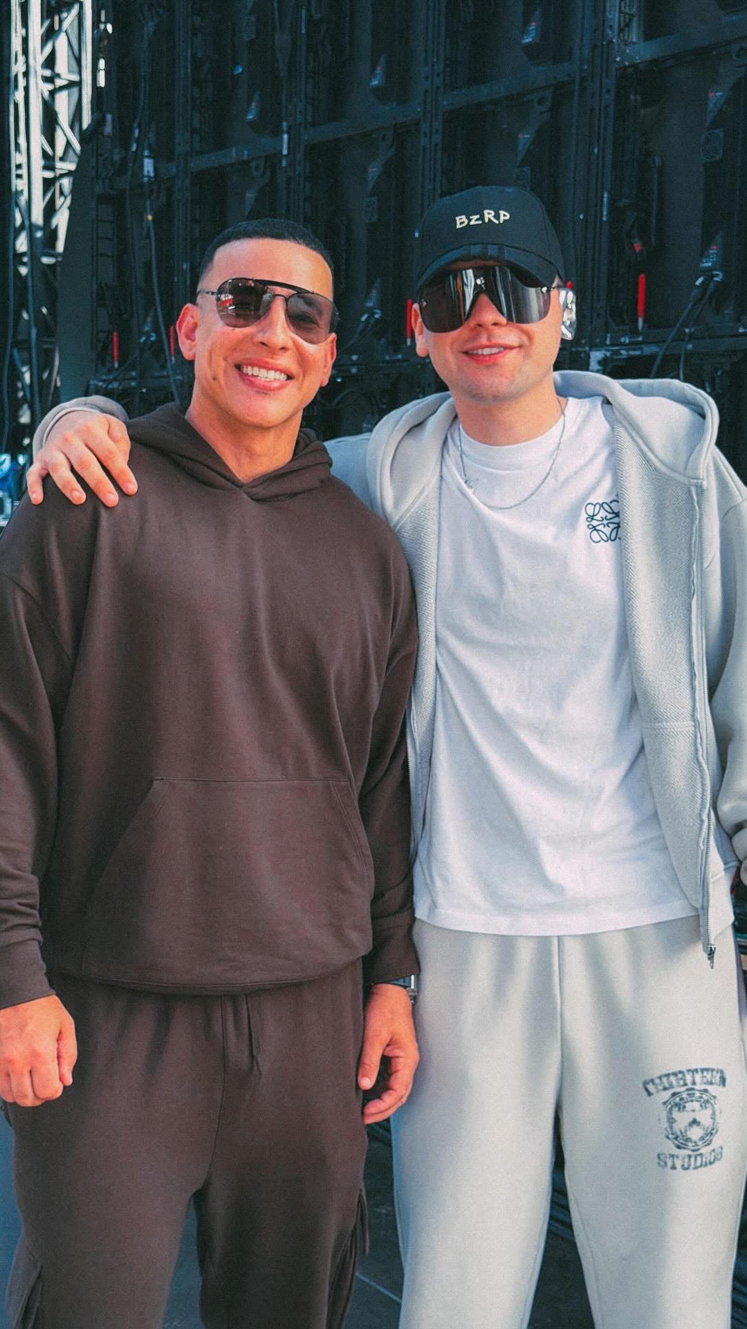 @bizarrap hizo explotar el Main Stage de @ultra Miami 2026 con la aparición de @daddyyankee 🚨🧢