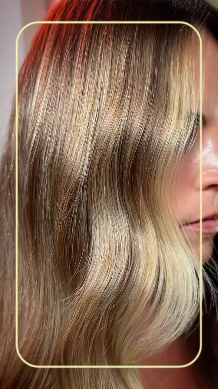 Layers of hair, dimension of colour, and a result we absolutely love
Another beautiful blonde moment in the chair. #richmondhairdresser #blondehair #richmondhairsalon #balayage #balayagespecialist