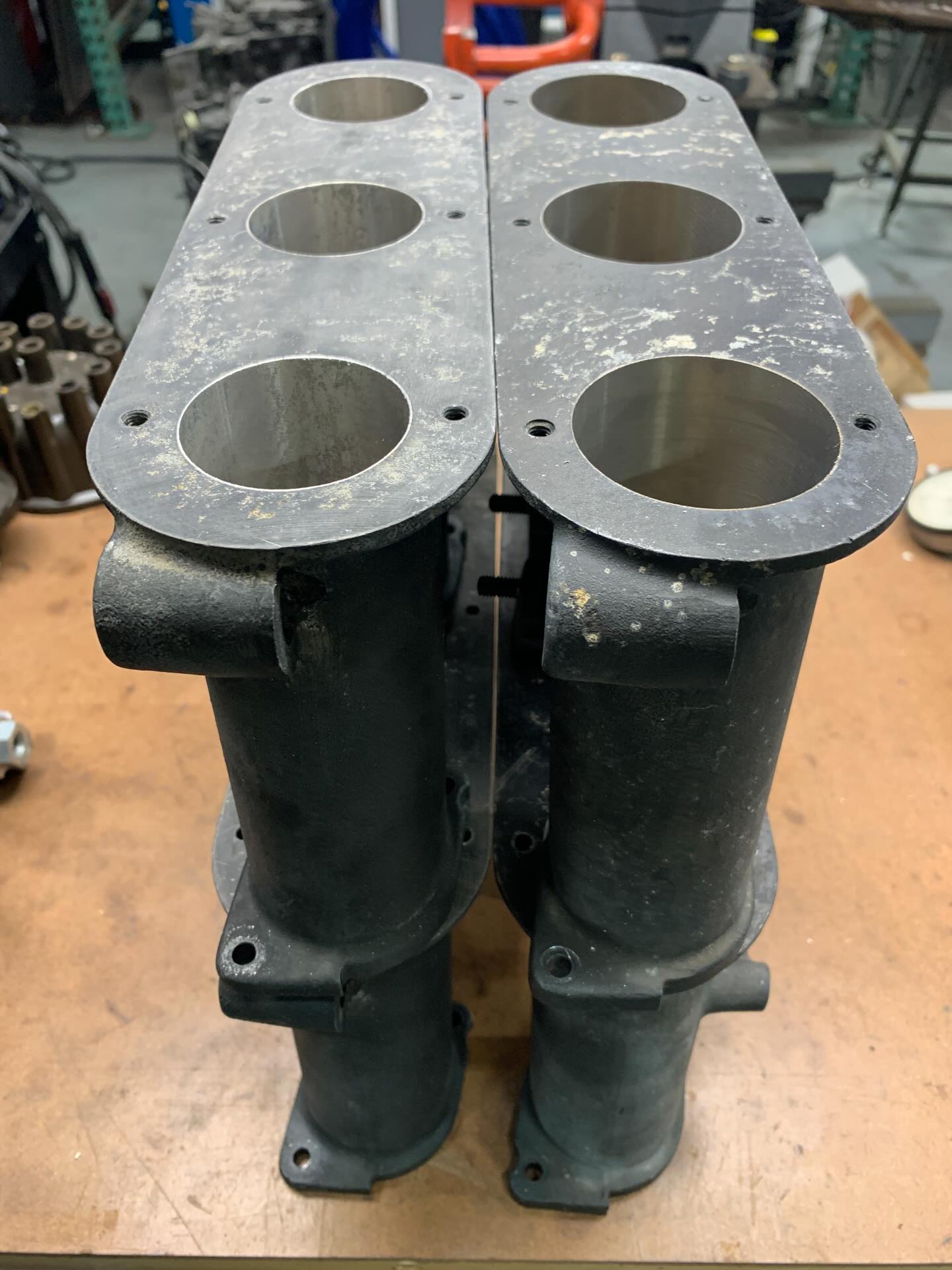 With over a decade of experience, we’ve modified stock Porsche MFI injection systems for truly impressive performance gains. On the left, we’ve dialed it in at 46mm while the right set measures out to a massive 52mm- reflecting our commitment to engineering excellence. #burnhamperformance