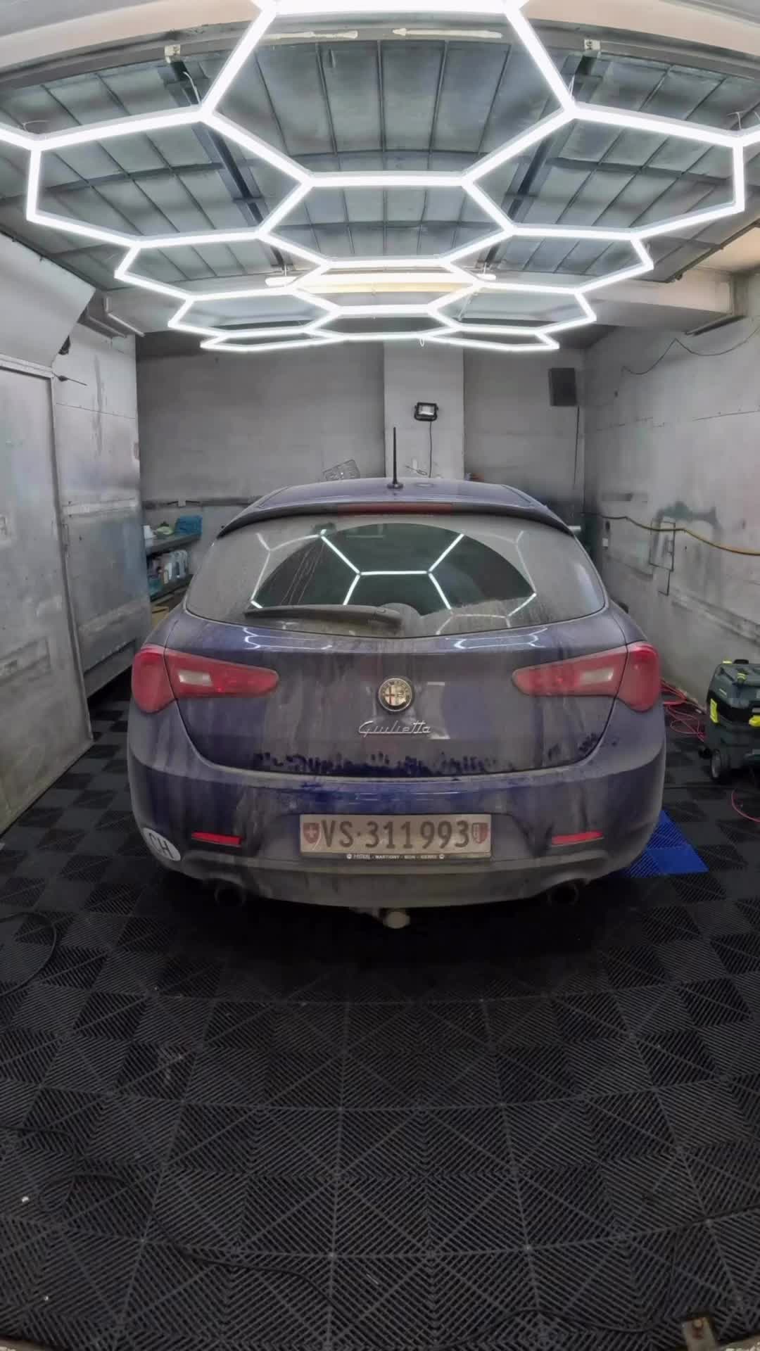 ✨ Alfa Romeo Giulietta – Verbier
Nettoyage Époustouflant : 4h de soin intérieur & extérieur pour un résultat impeccable 💎
⏱ 2h intérieur + 2h extérieur
💰 CHF 210.–
📍 EasycleanVS – Verbier
Parce que vos voitures méritent plus qu’un simple nettoyage.
#EasycleanVS #AlfaRomeo #Giulietta #Detailing #Epoustouflant #Verbier #CarCare #Valais