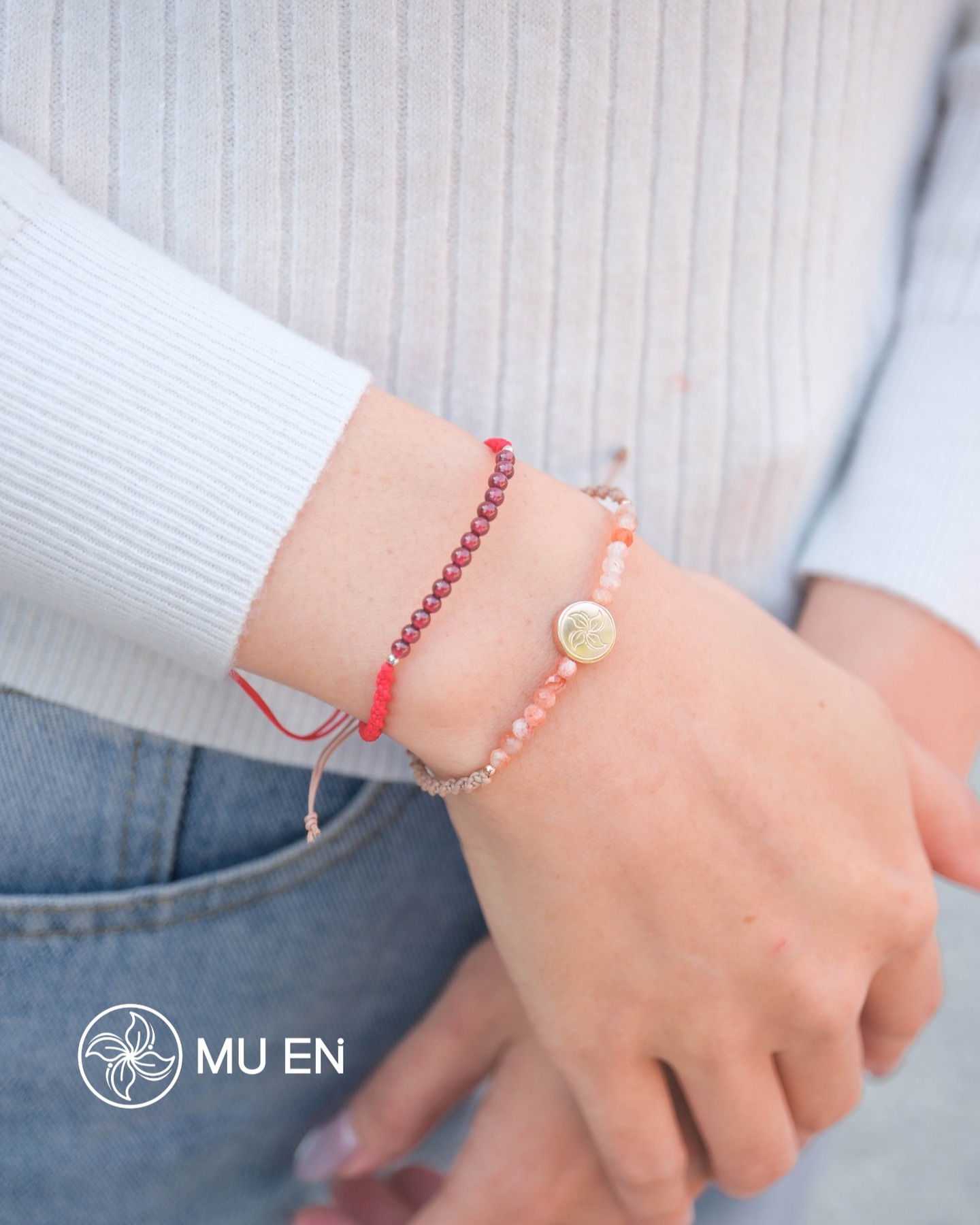 เมื่อความรักที่ดี และความอุดมสมบูรณ์มาเจอกัน
กำไลเส้นนี้จึงไม่ได้มีแค่ความสวย แต่ยังเต็มไปด้วยความหมายดี ๆ 💖
รับพลังใหม่ พร้อมข้อเสนอสุดคุ้มเฉพาะเดือนนี้เท่านั้น 💫
💌 ส่งฟรีทุกออเดอร์
🩷 เติมพลังบวกในทุกวัน🩷รีบมาช้อปกันนะคะ
📌สอบถามข้อมูลเพิ่มเติม
- Website หรือคลิก https://www.muen.design/
- Line: @muen.th (with @)
- Inbox Facebook
当美好的爱情与丰盛的能量相遇,
这条手链便不只是好看,
更承载着满满的美好寓意 💖✨
迎接全新能量,同时享受本月限定超值优惠 💫
💌 所有订单包邮
🩷 为每一天注入满满正能量 🩷
快来选购吧!
📌 如需更多信息,欢迎咨询