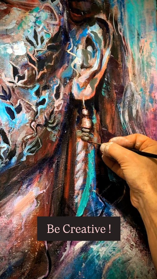 🎨 L'expression et la créativité en peinture,
c’est aussi recouvrir, déplacer, bousculer la matière.
Revenir sur une zone de la toile que l’on aimait déjà.
Prendre un risque.
Oser une couleur, un geste.
Tester.
Sortir de ses habitudes.
Il y a des moments où l’artiste ne contrôle plus tout.
Il se laisse traverser par l’élan,
puis s’arrête pour regarder
ce que l’œuvre appelle encore.
On croit parfois qu’on va gâcher.
Alors qu’en réalité, on ouvre un passage.
C’est souvent là que la peinture devient plus libre,
plus vivante,
plus habitée.
Dans mon processus créatif, c’est souvent entre maîtrise, émotion et lâcher-prise que quelque chose de plus vrai émerge.
Le plus important : ne pas avoir peur d’oser,
même quand ça tremble un peu.
Et vous, arrivez-vous à quitter ce qui est déjà beau pour oser aller plus loin ?
#peinturecontemporaine #processuscreatif #artemotion #expressionartistique