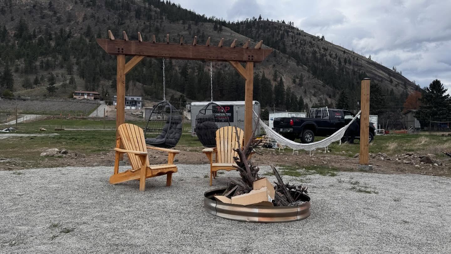 The client had an idea, and we brought it to life. We built a swingset pergola with a hammock overlooking Okanogan Lake. Almost magical#tapcontracting