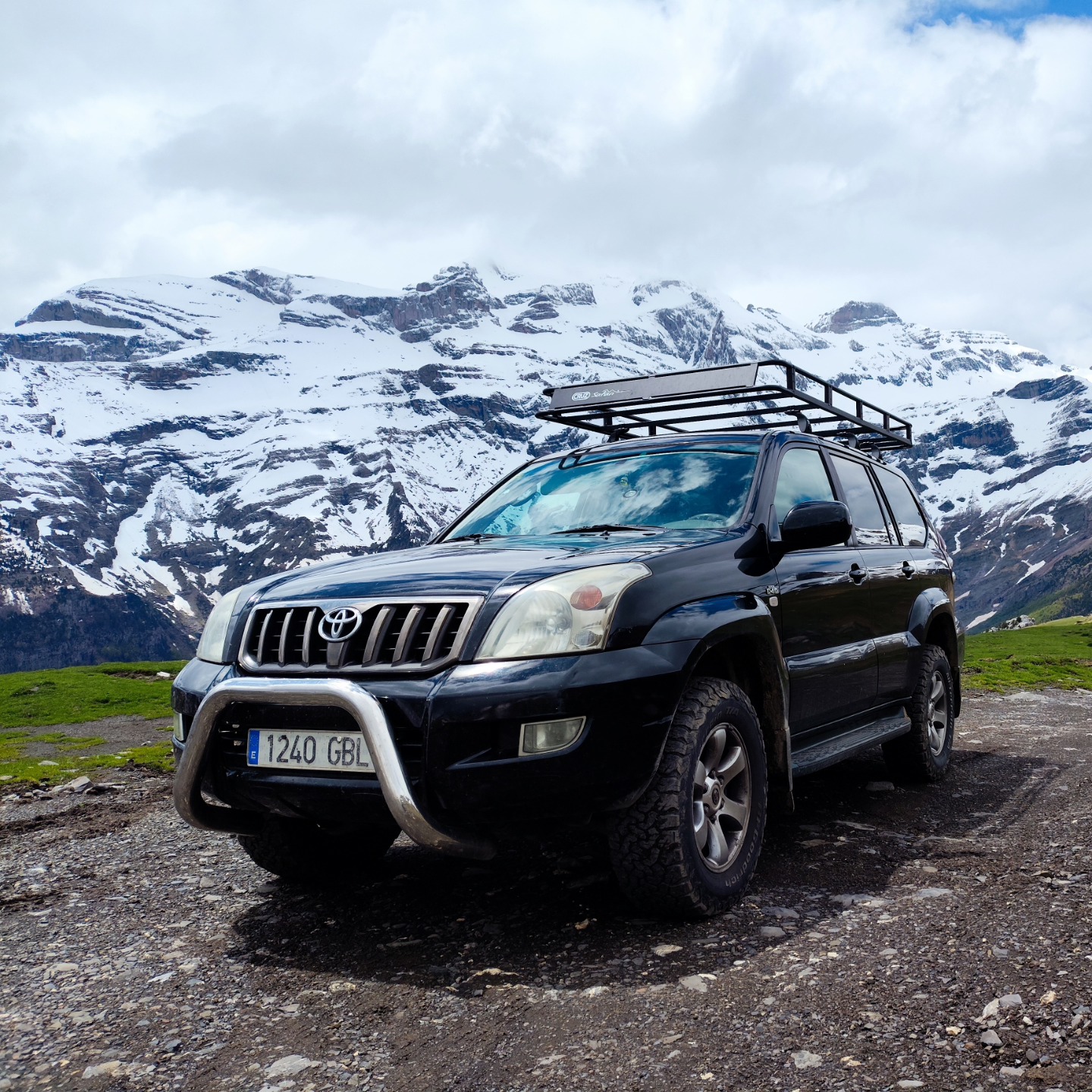 Con apoyo 4x4 y dando un pequeño paseo con un guía de montaña disfrutamos de las mejores vistas del parque nacional de Ordesa y Monte Perdido. 💚
www.guiasdeordesa.com