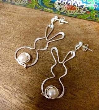 A quick little make for Easter! Bunny Earrings! 🐇💛🧡