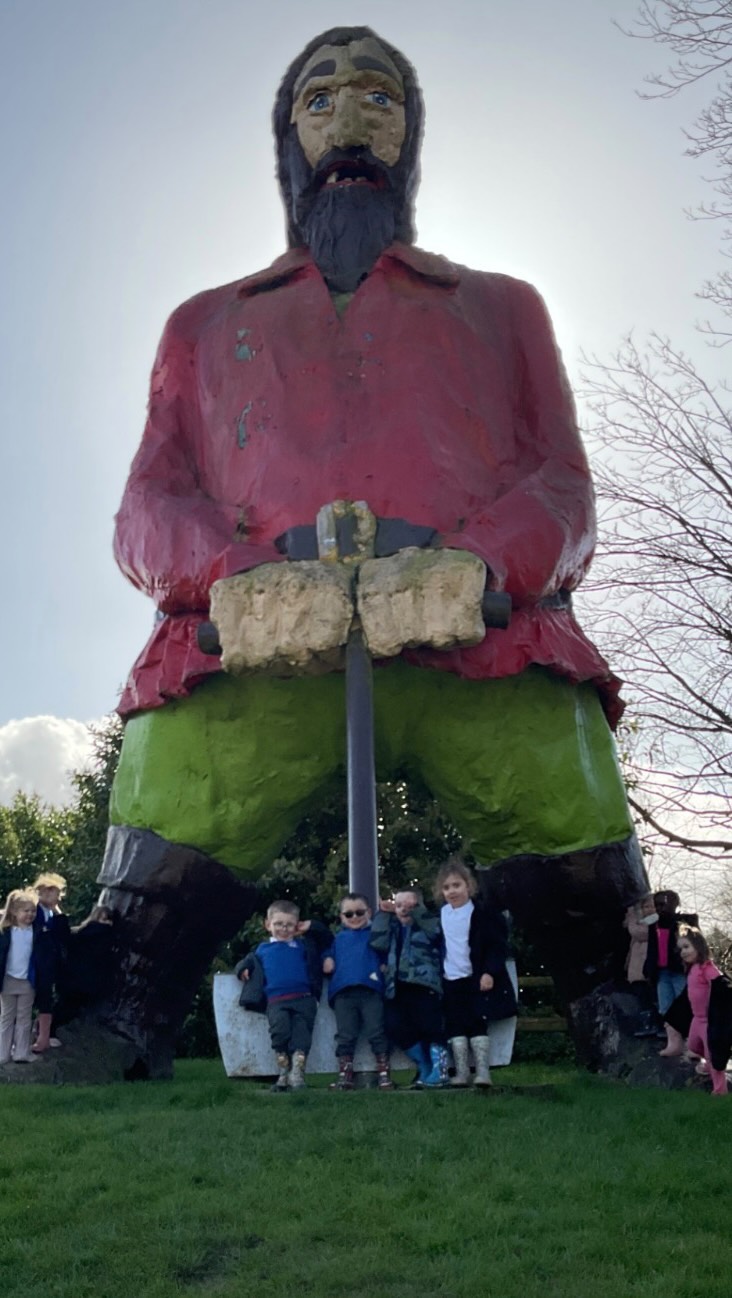 The early years' adventure to Wonderland was unforgettable! They demonstrated great recall of familiar tales, igniting their imagination and eagerness to share! Nursery and reception, we're beaming with pride! 🌟