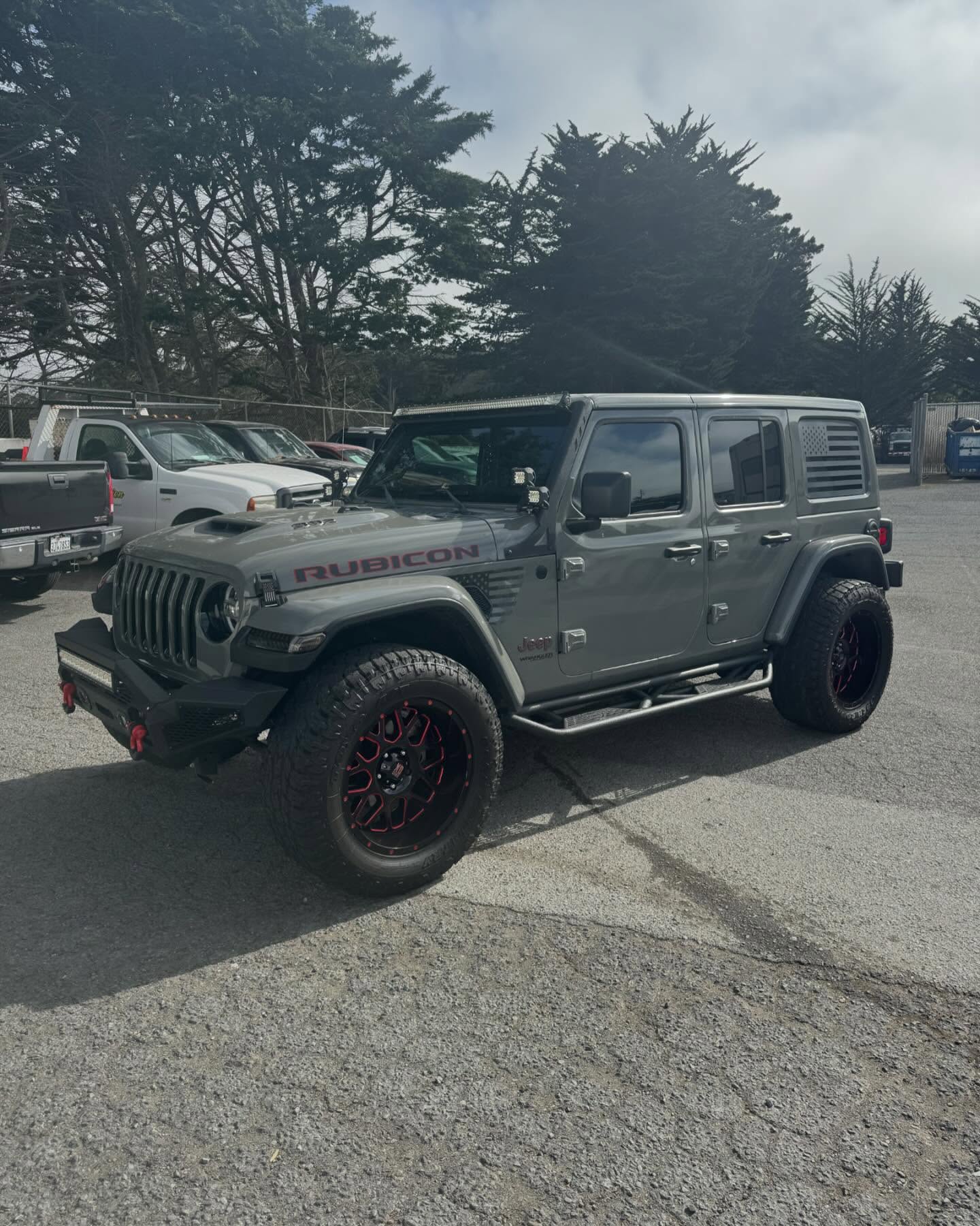PTS Built
2018 Jeep Wrangler
•Ready Lift 2.5” lift kit
•Fox Reservoir Shocks Front & Rear
#pts #precisiontruckspecialties #jeep #lifted #precisiontruck #ptsbuilt #readylift #foxshocks