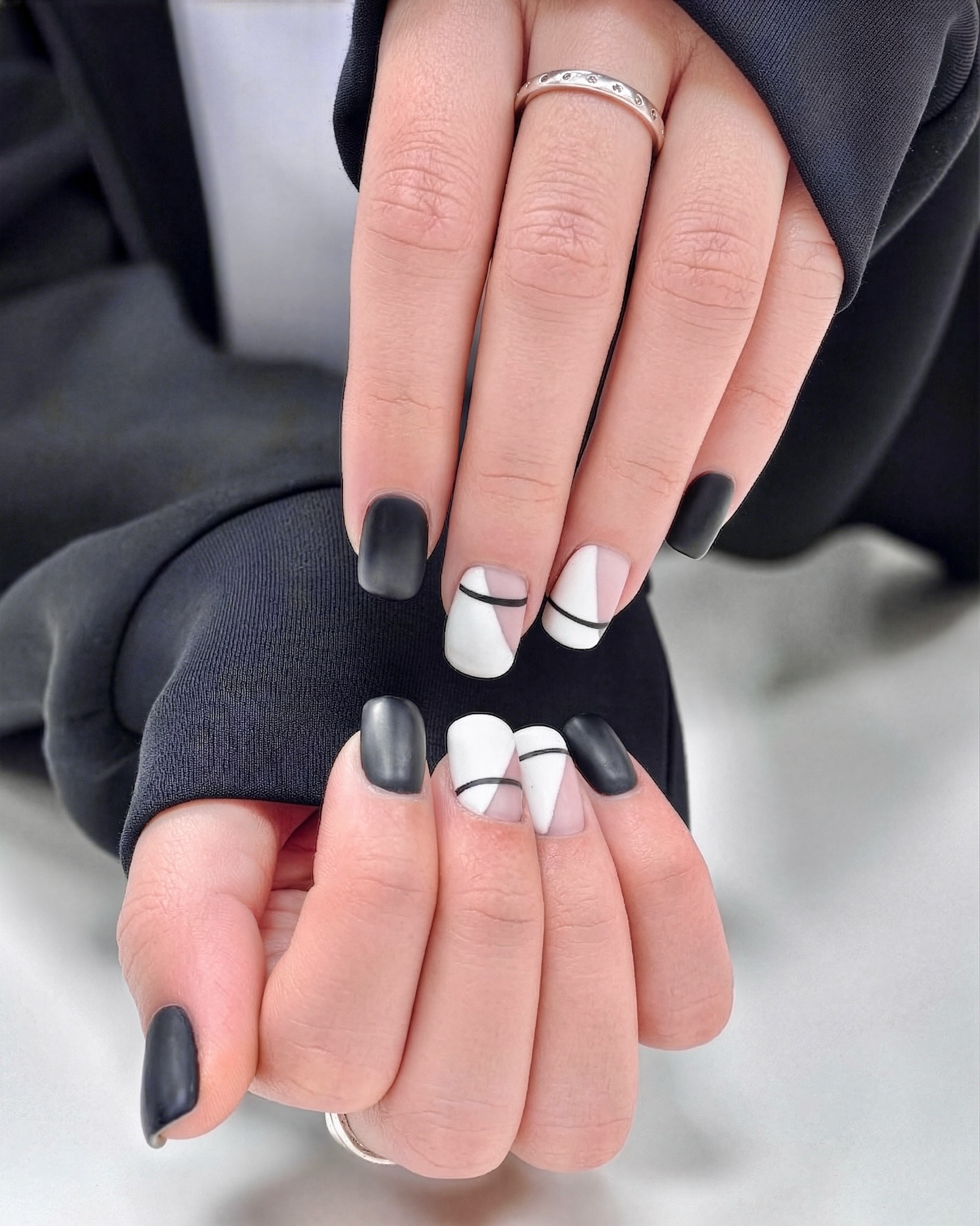 This nail design set speaks for itself 💅
Book your nail appointment today!
#NailDesignQatar #ManicureDoha #BeautyBoxQatar #DohaNails #NailSalonQatar