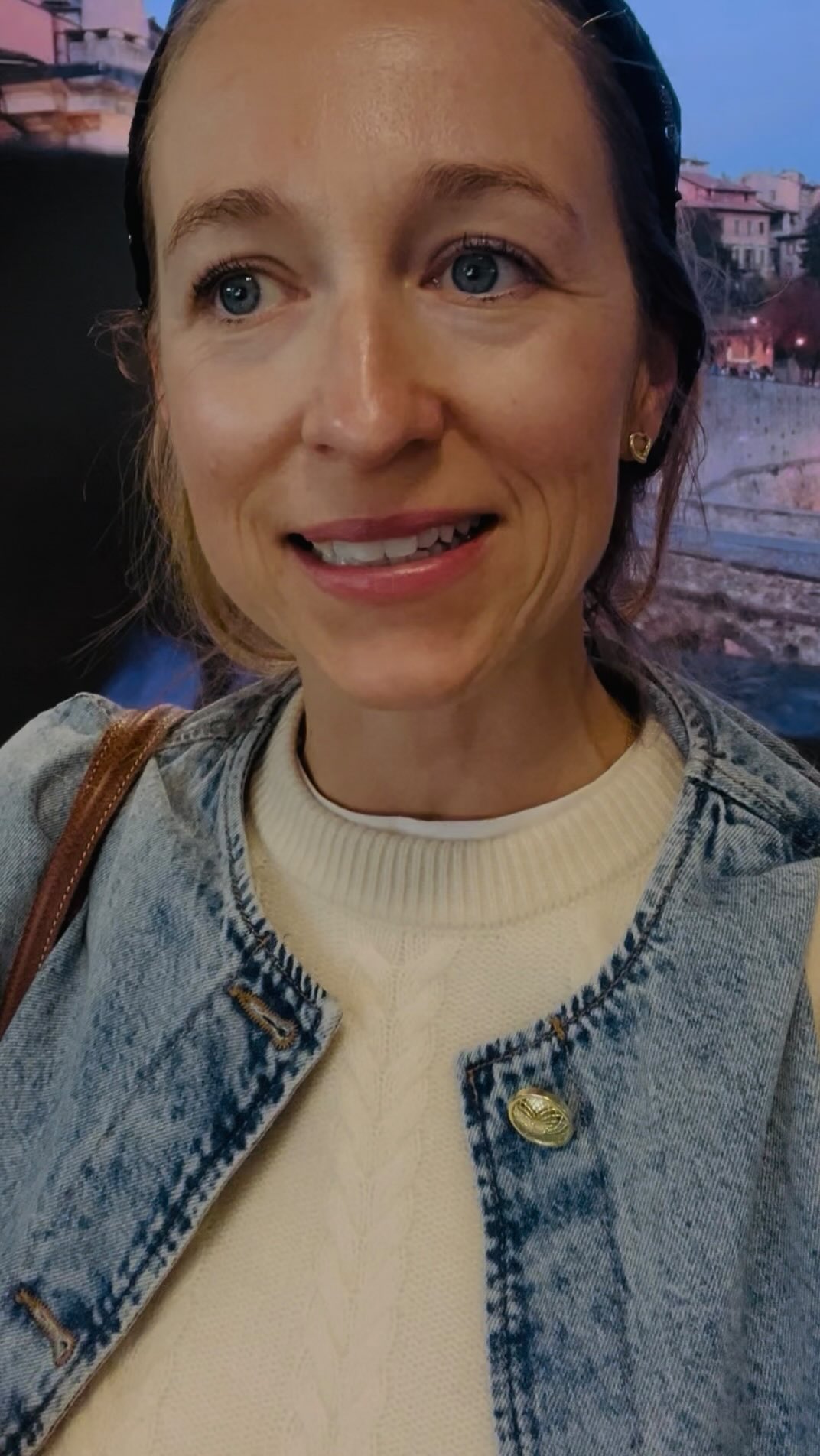 Live from Bergamo airport 🎙️ Open hearted feeling fully 💝